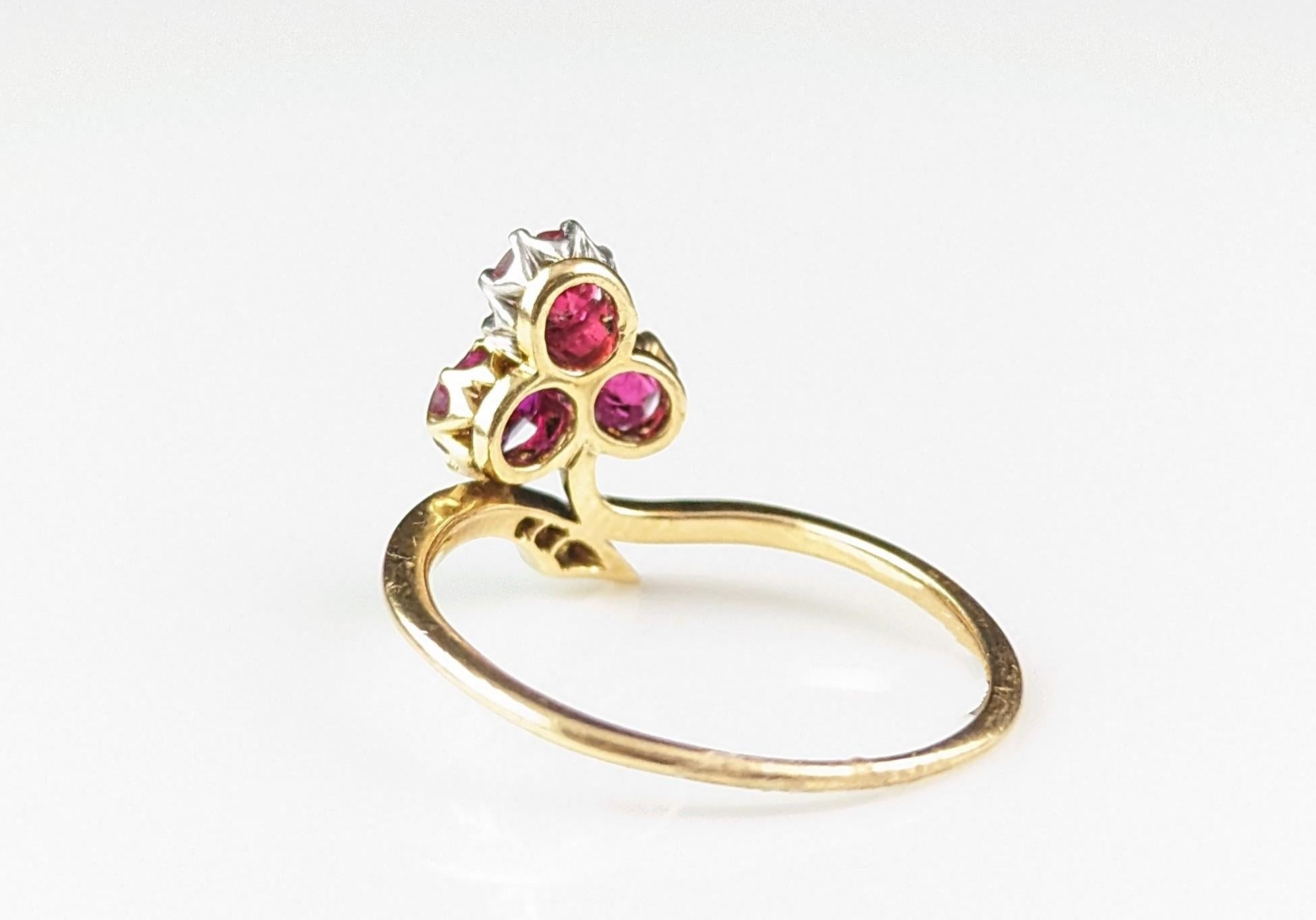 Antique Art Nouveau shamrock ring, Ruby, Diamond and Garnet doublet, 18k gold  For Sale 6