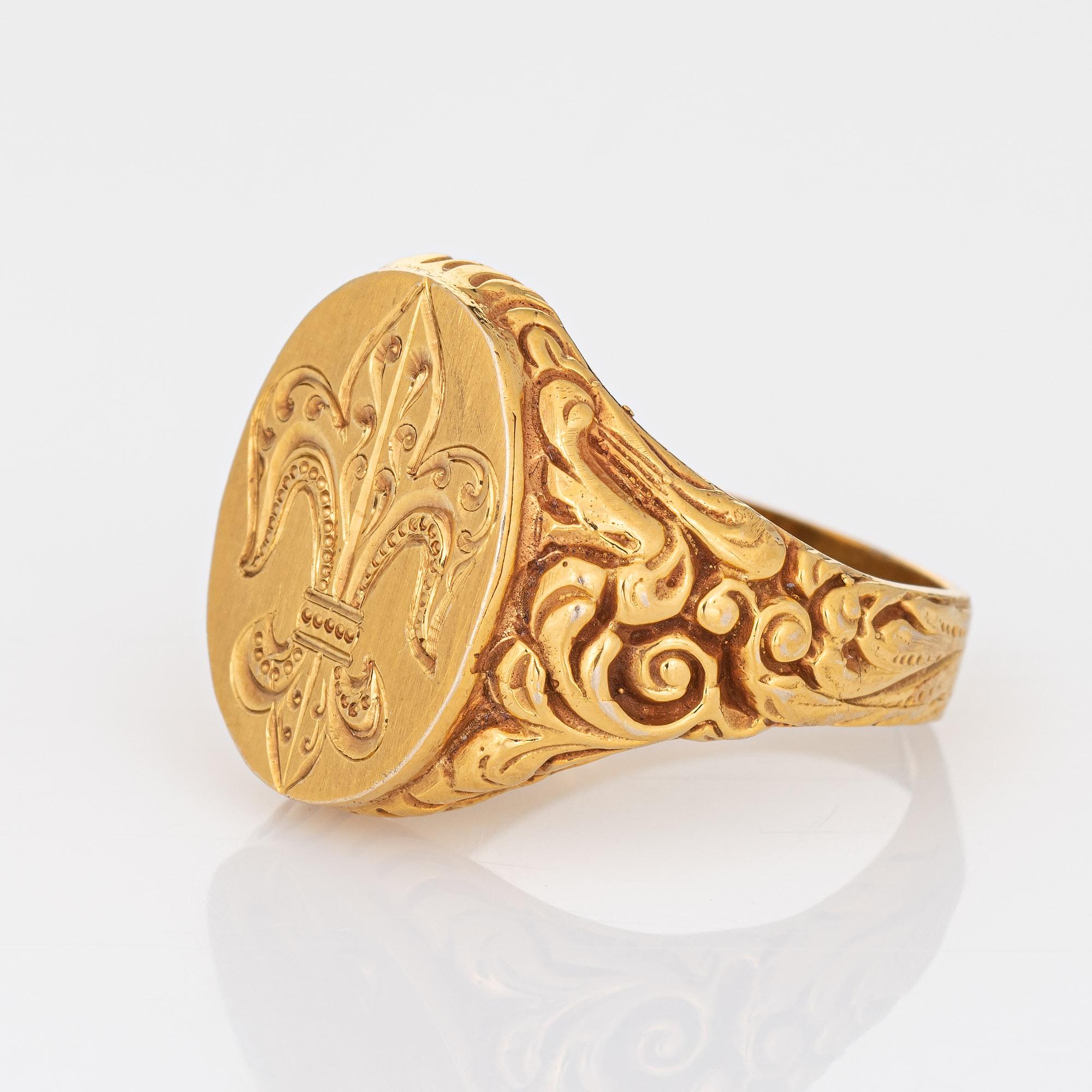 Antiker Jugendstil Siegelring Fleur De Lis Repousse 14k Gelbgold im Zustand „Gut“ in Torrance, CA