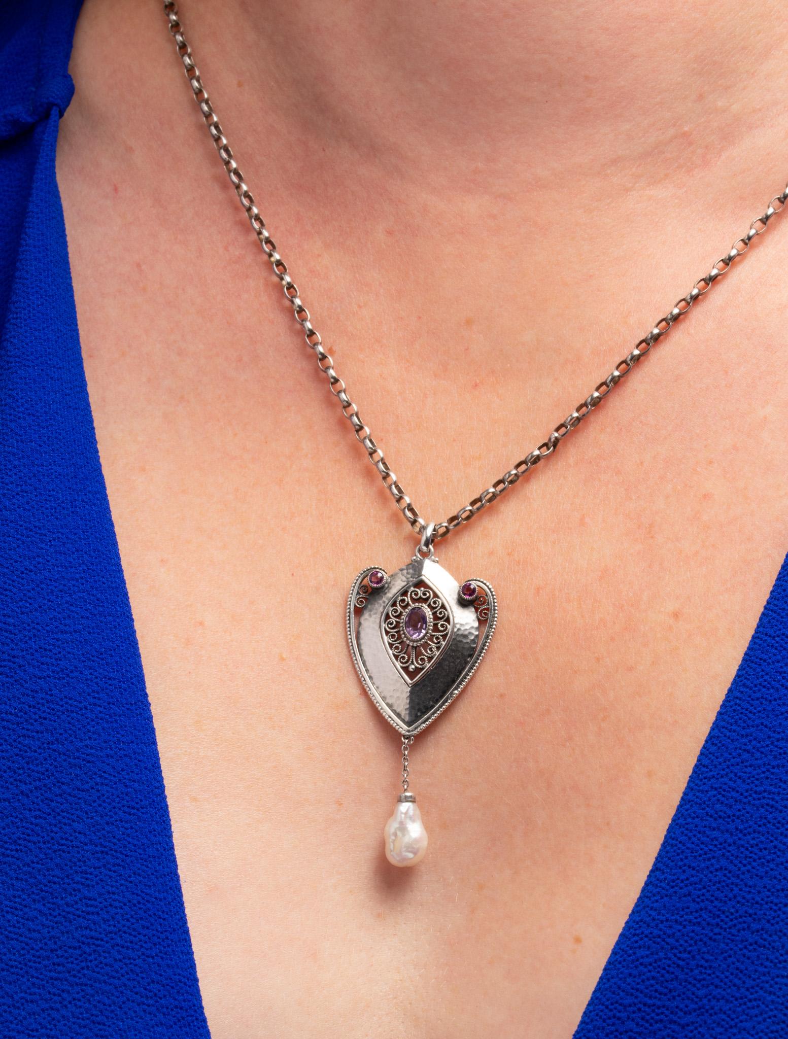 Antique Art Nouveau Silver Amethyst And Pearl Pendant Necklace In Good Condition For Sale In Portland, England