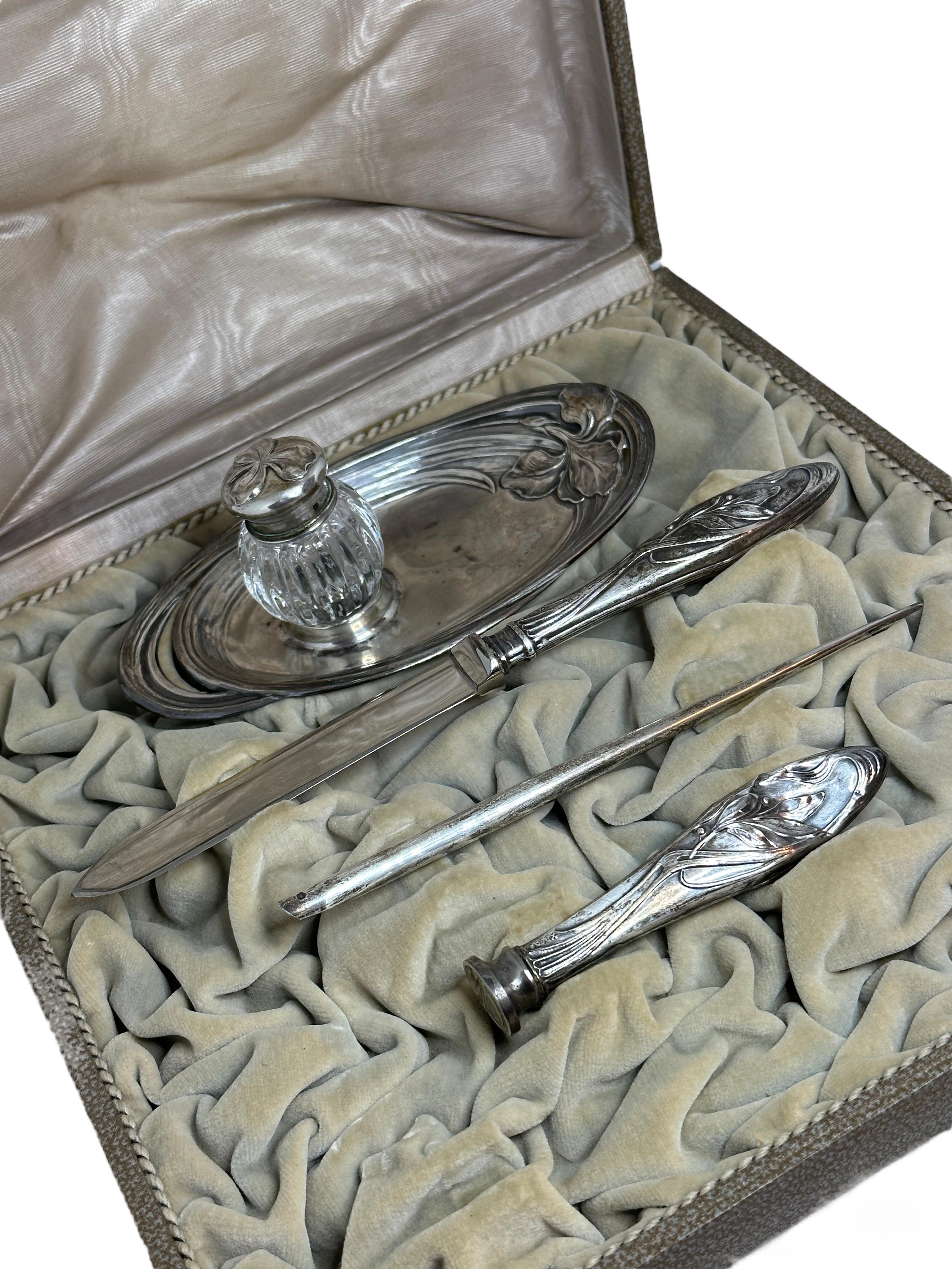 Antikes Jugendstil-Tintenfass aus Silber, Brieföffner, Dip- Stift und Siegel, in Schachtel (Italienisch) im Angebot