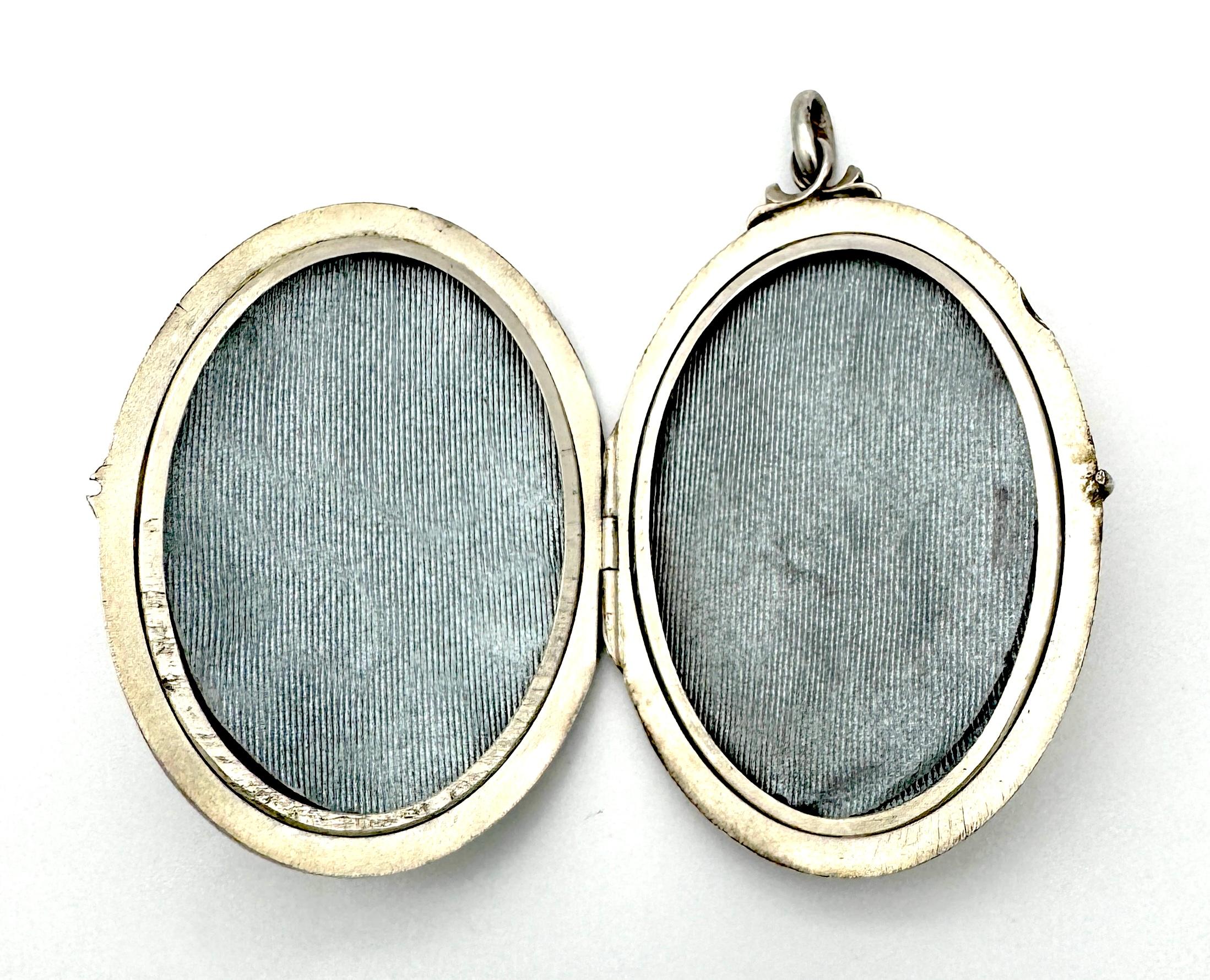 Pendentif médaillon Art Nouveau ancien en argent avec initiales liées MB Bon état - En vente à Munich, Bavaria