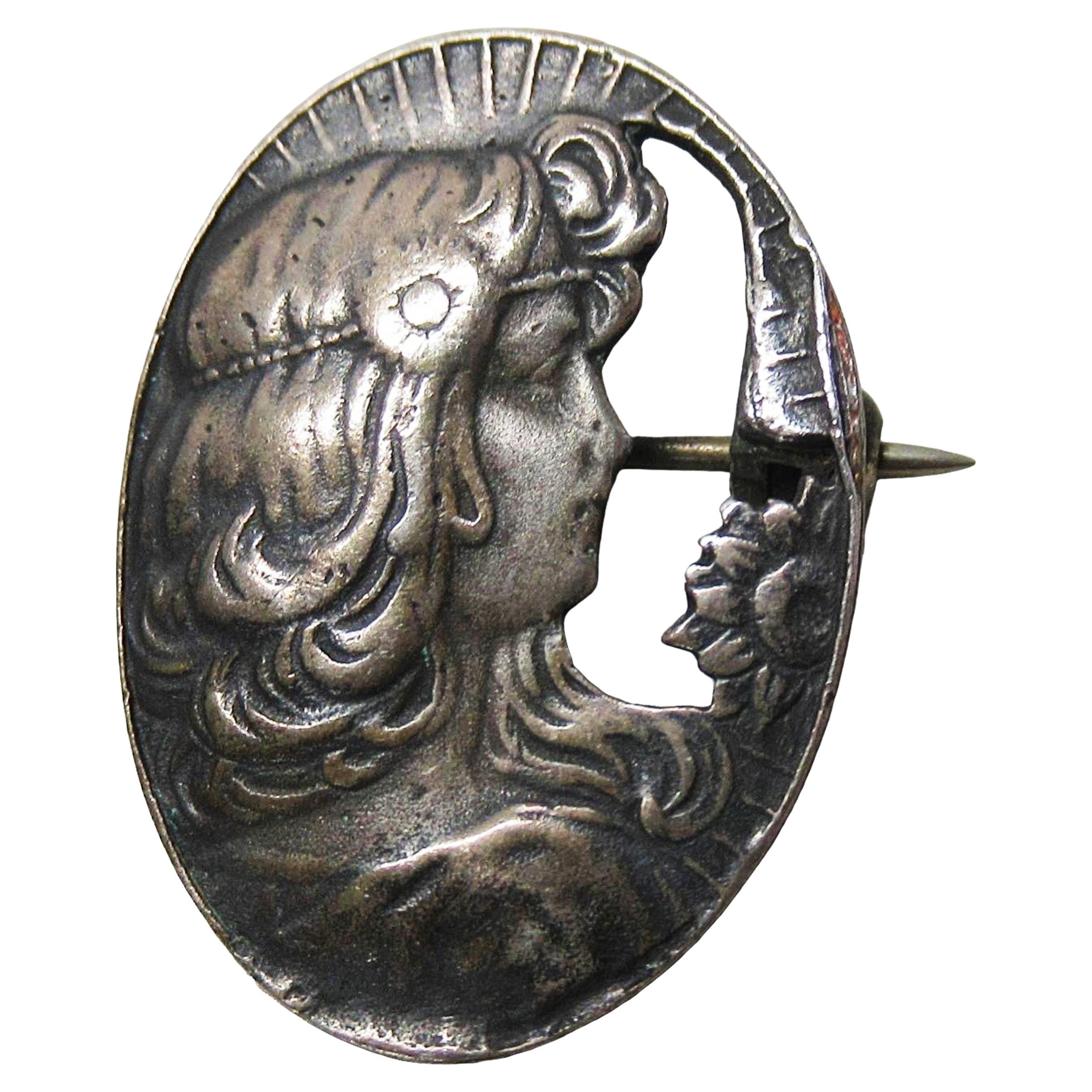 Antike Art Nouveau Silber durchbrochene Frau Profil Cabrio Anhänger Pin Brosche