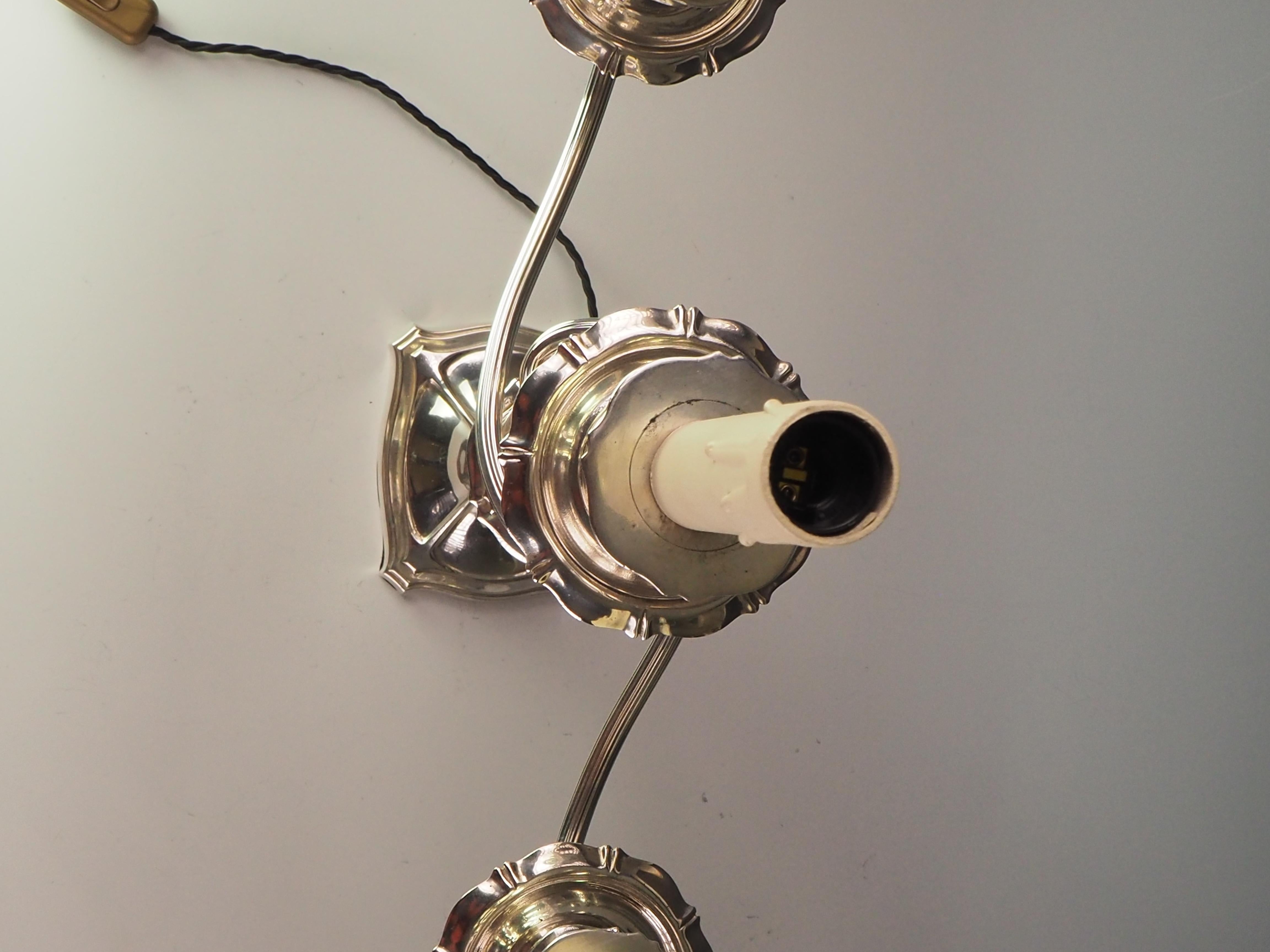 Lampe candélabre ancienne en métal argenté Art Nouveau - Elegance Table Lighting en vente 13