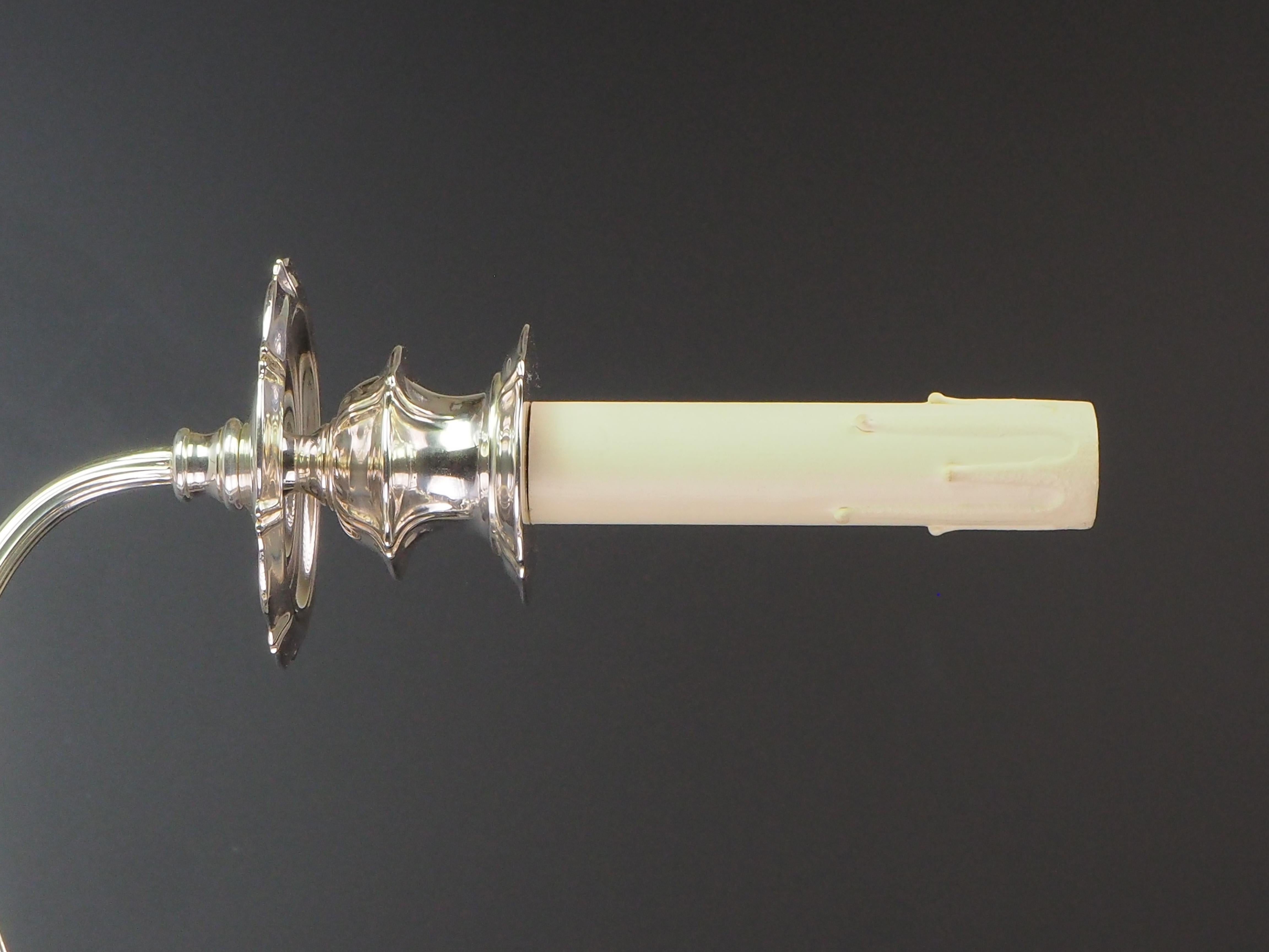 Lampe candélabre ancienne en métal argenté Art Nouveau - Elegance Table Lighting en vente 3