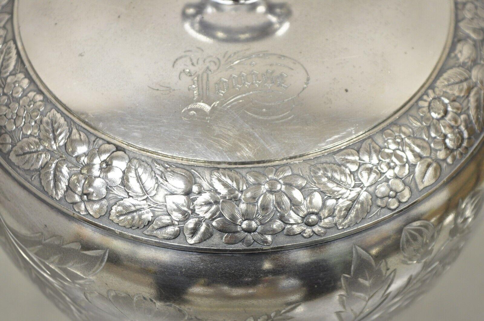Début du 20ème siècle Soupière à couvercle en métal argenté Art Nouveau antique gravée Louise en vente
