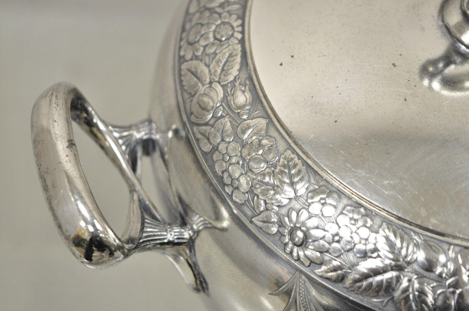 Soupière à couvercle en métal argenté Art Nouveau antique gravée Louise en vente 1
