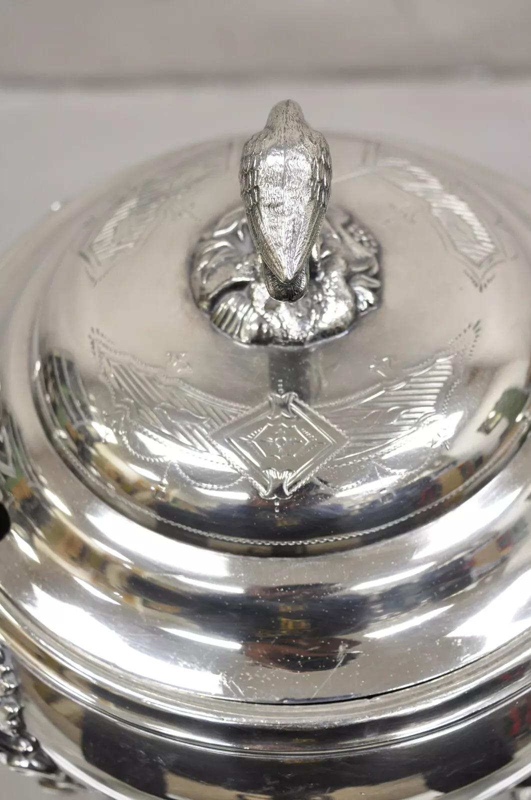 Soupière ancienne en métal argenté Art Nouveau avec anse en forme de Crane en vente 1