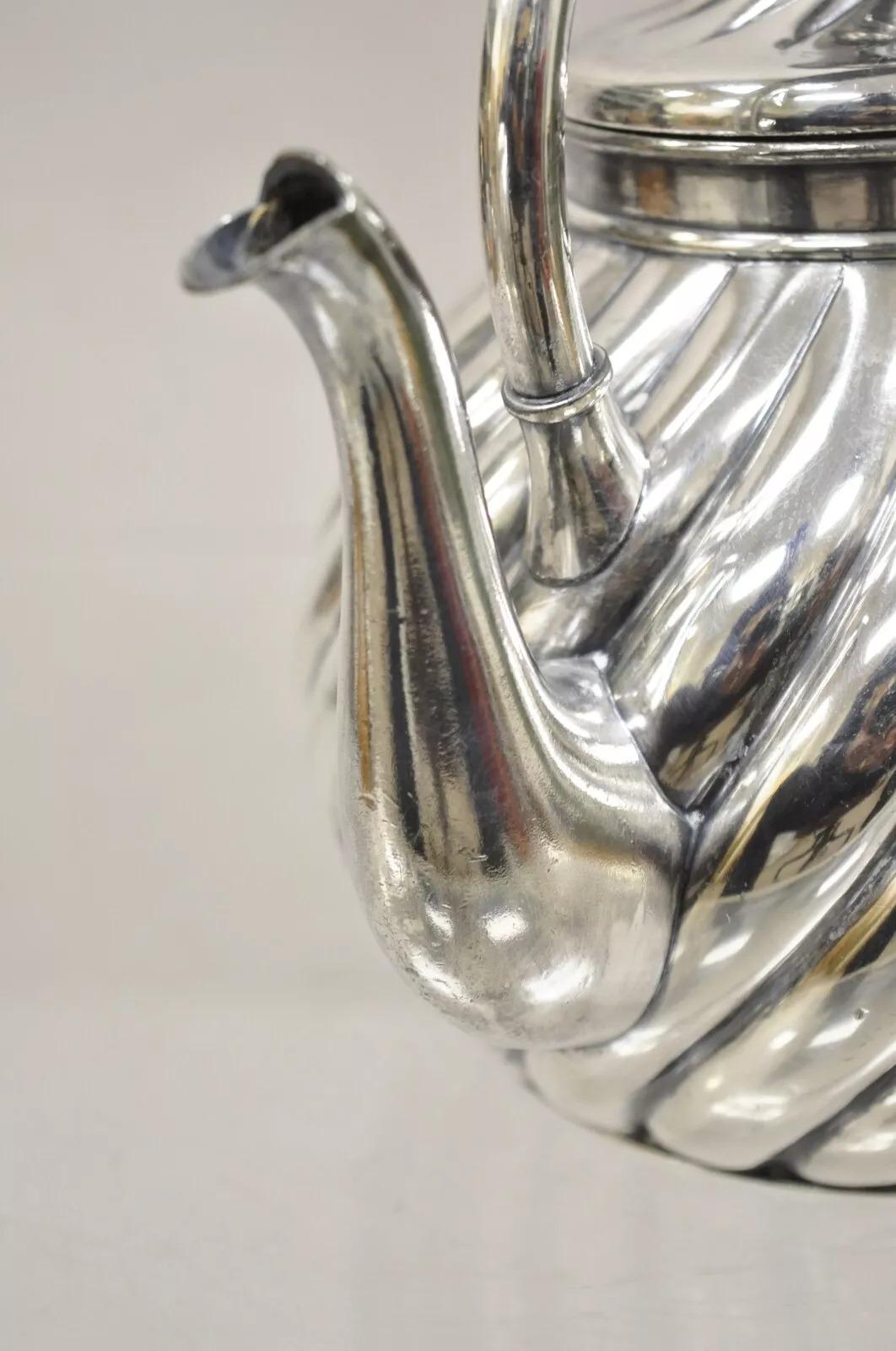 Antico Art Nouveau placcato in argento con design a spirale Teiera Bollitore da tè in vendita 2