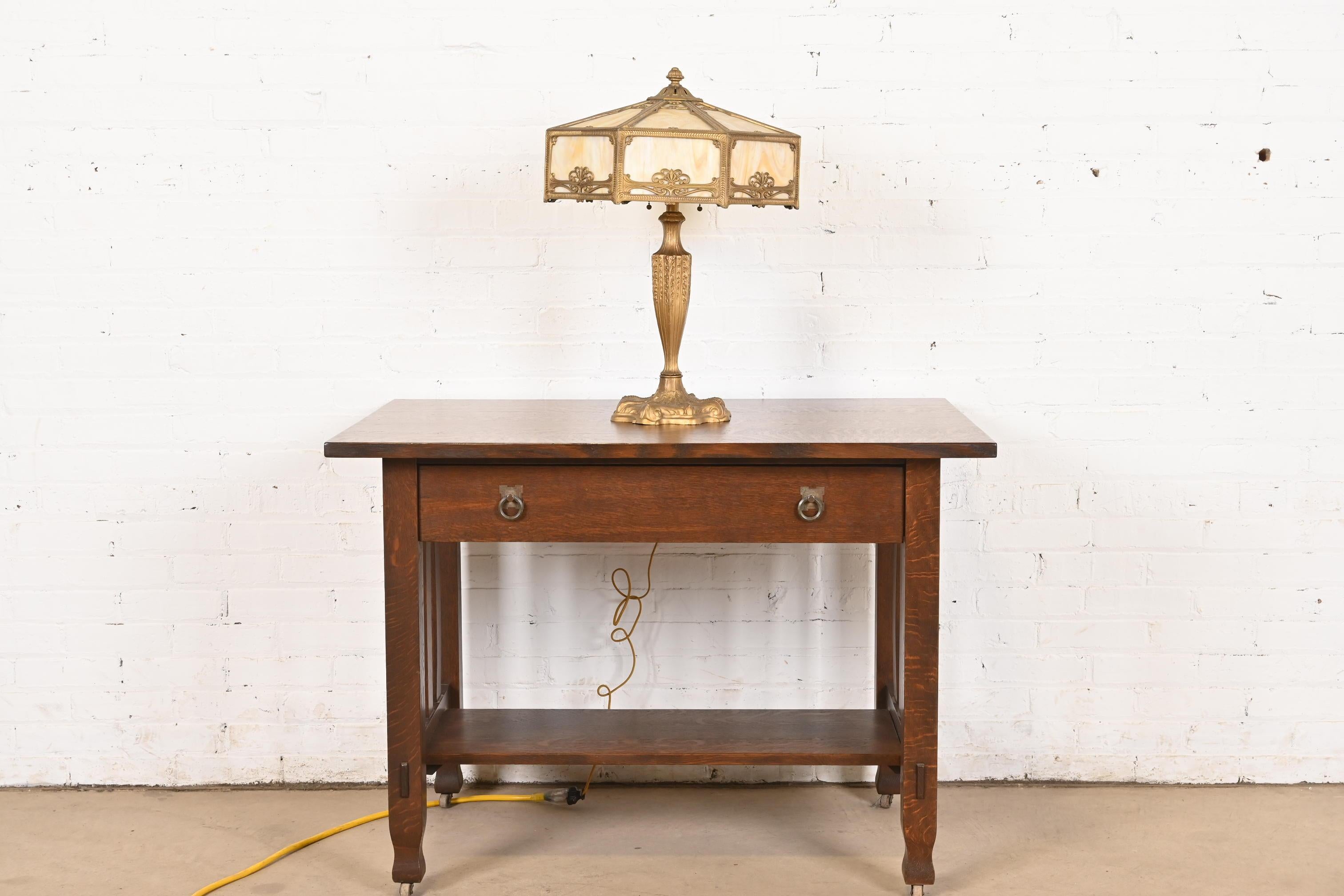 Antigua lámpara de mesa Art Nouveau de vidrio de escoria a la manera de Handel, circa 1910 en venta 6