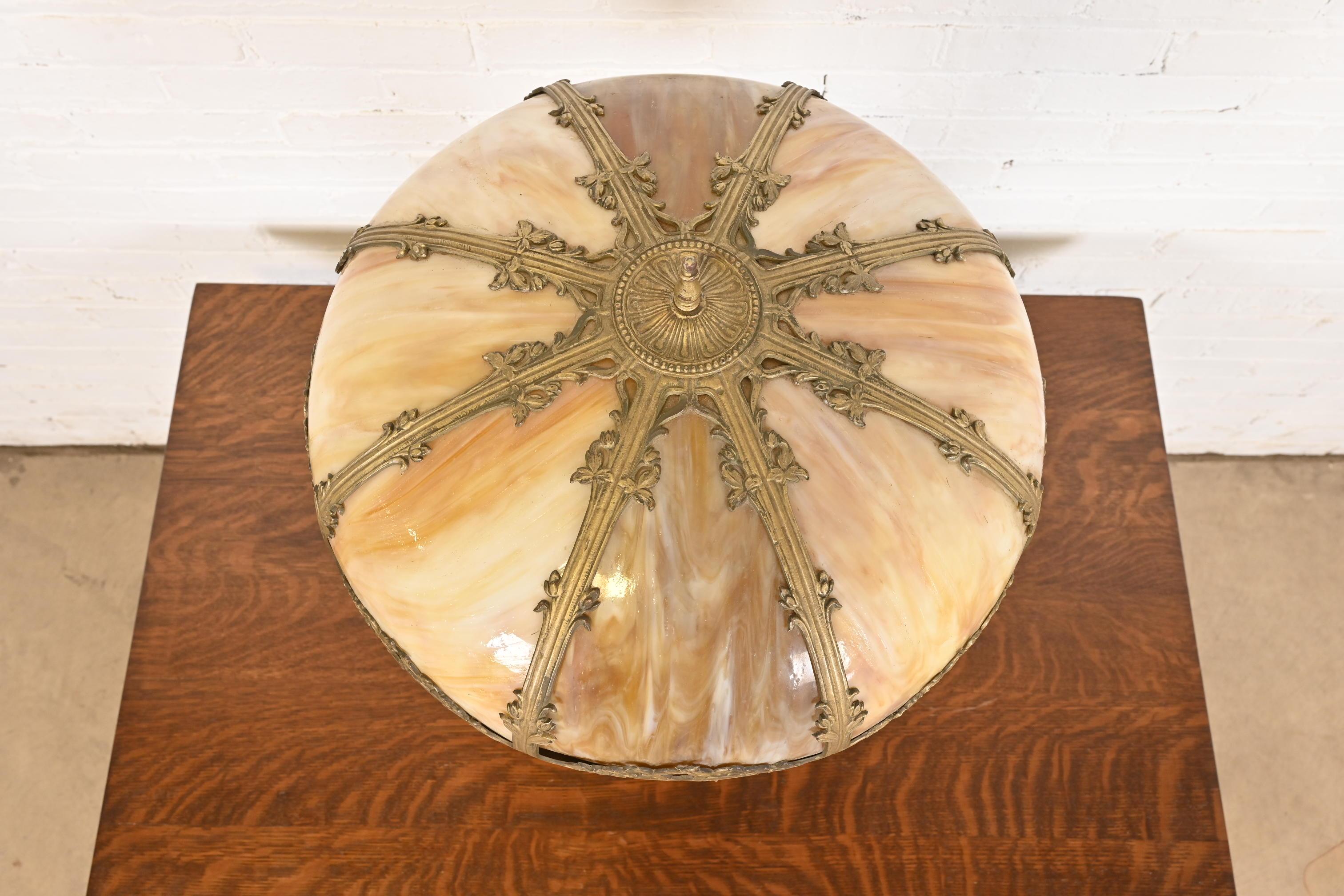 Ancienne lampe de bureau Art Nouveau en verre delag à la manière de Handel, vers 1920 Bon état - En vente à South Bend, IN