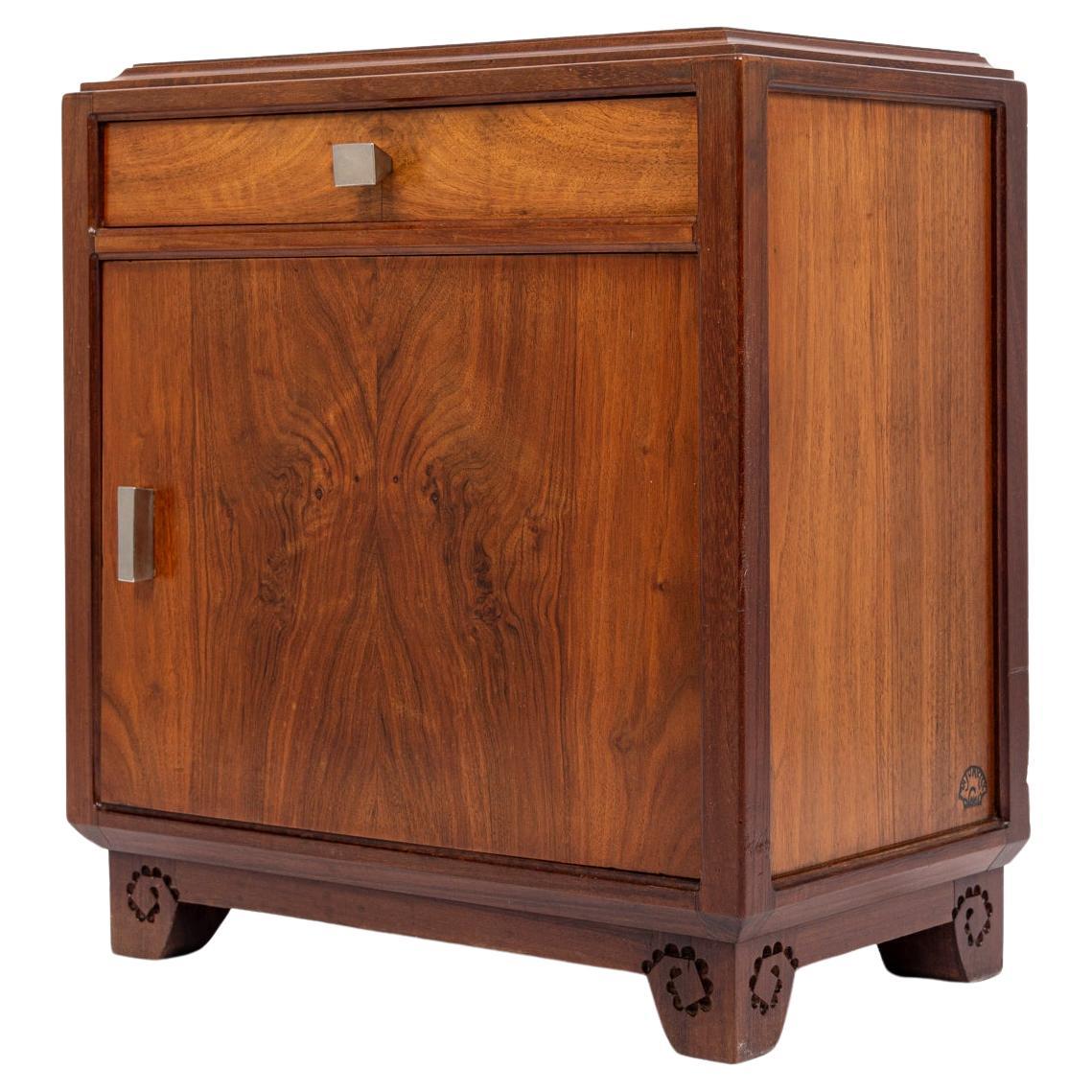 Petit meuble de rangement Art Nouveau en bois ancien signé Majorelle, France en vente