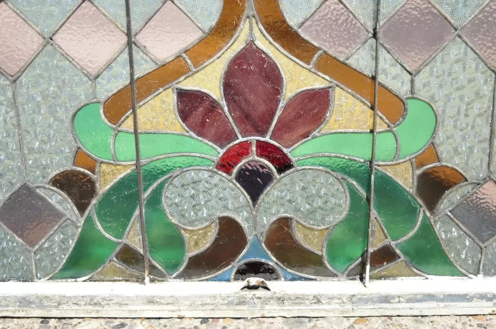 Antikes Jugendstil-Glasmalerei-Flaur De Lis 34x40 Fenster, blau, grün, orange, Fleur De Lis (Buntglas) im Angebot