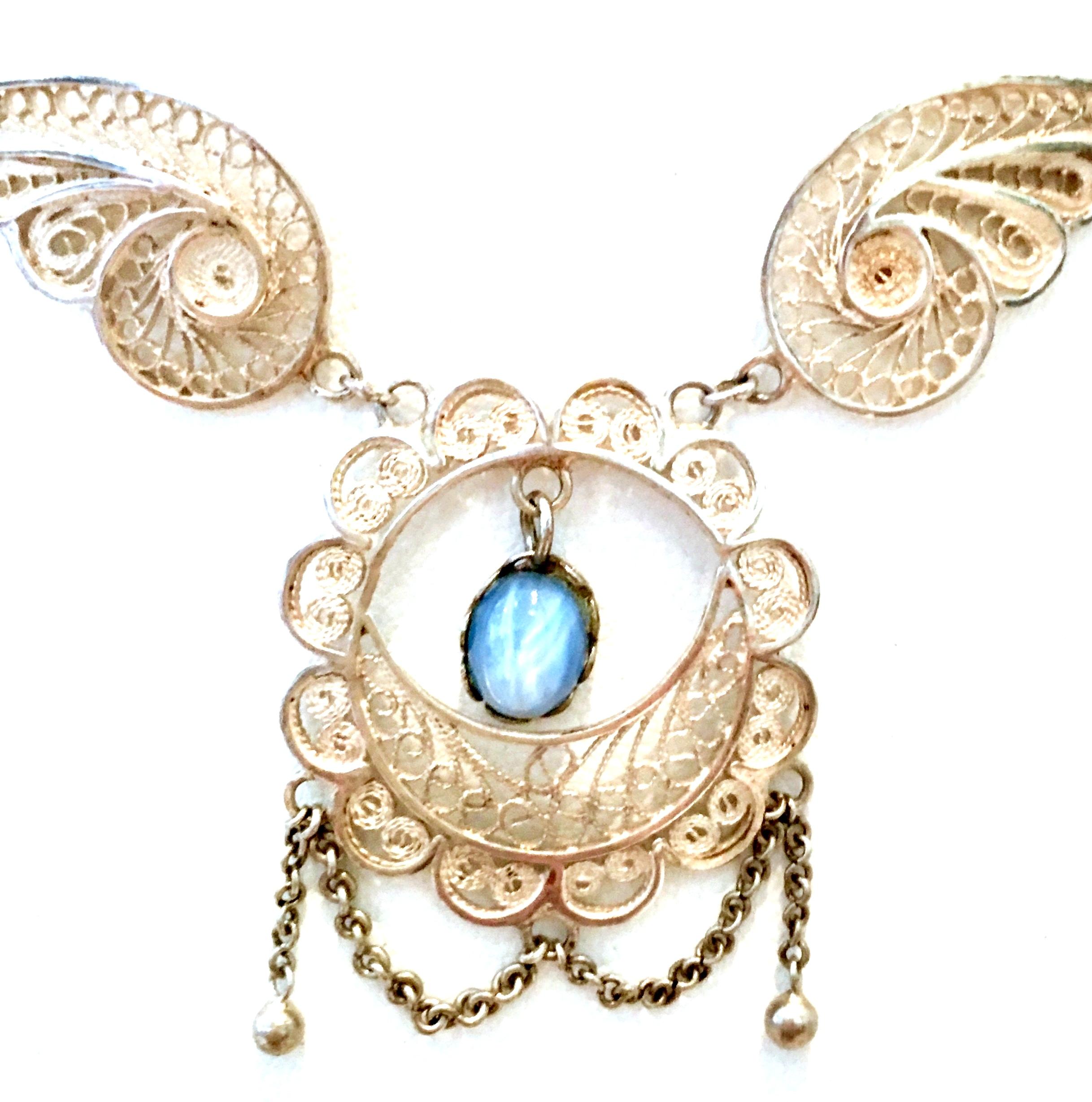 Antique Art Nouveau Sterling Silver & Moonstone Pendant Necklace In Good Condition For Sale In West Palm Beach, FL