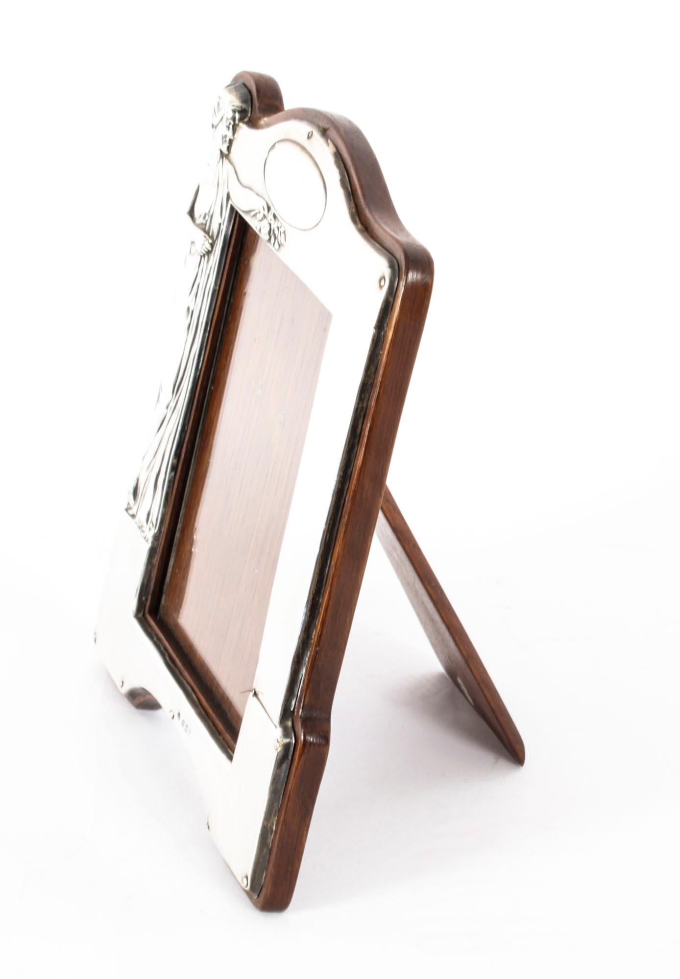 Marco de fotos antiguo Art Nouveau de plata de ley fechado en 1910 21x18cm principios del siglo XX