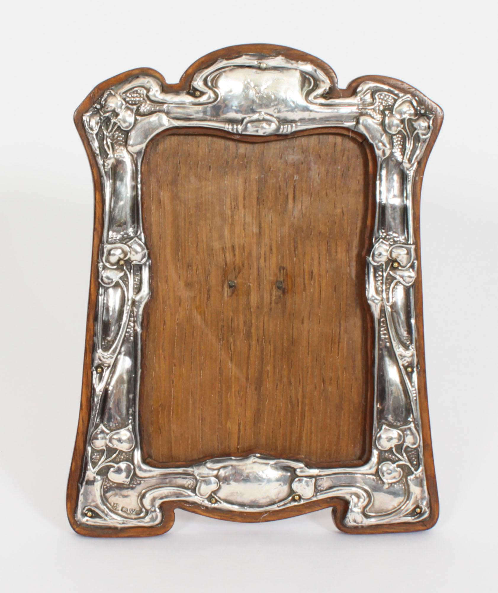 Antique Art Nouveau Sterling Silver Photo Frame Dated 20th Century For Sale 7