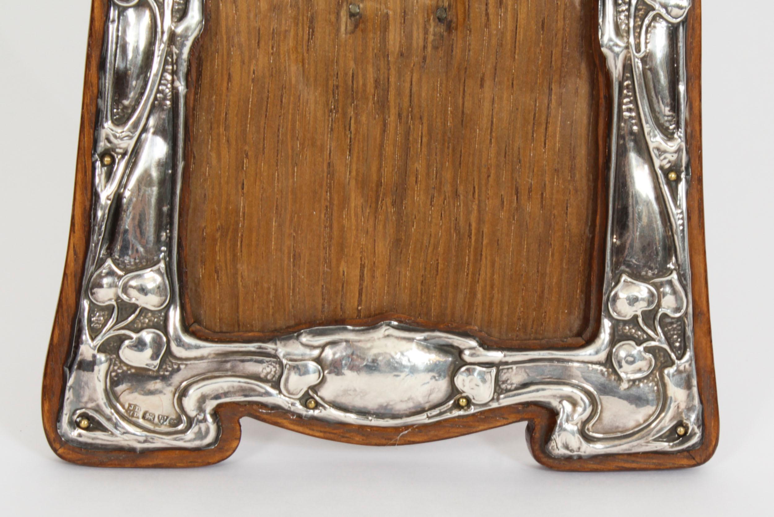 Antique Art Nouveau Sterling Silver Photo Frame Dated 20th Century For Sale 2