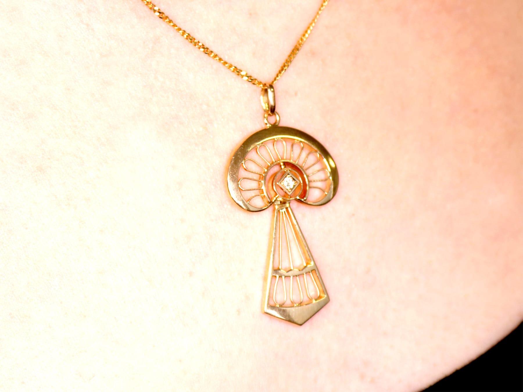 Art Nouveau Style Diamond and Yellow Gold Pendant For Sale 3