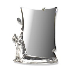Antiguo espejo de tocador Art Nouveau de sobremesa con doncella de estaño plateado WMF