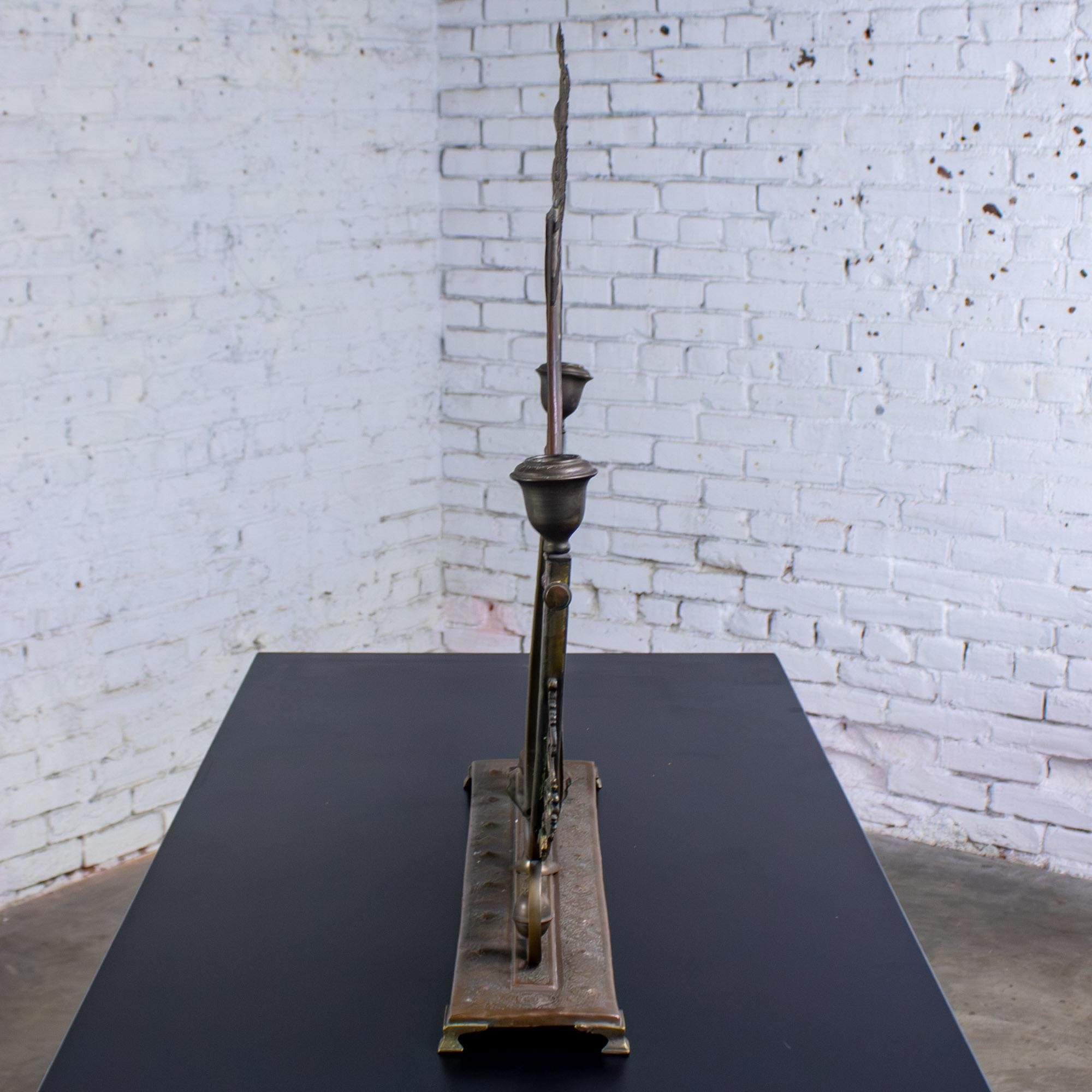 Antiguo tocador Art Nouveau de sobremesa Espejo biselado ovalado c/soportes para velas en venta 1