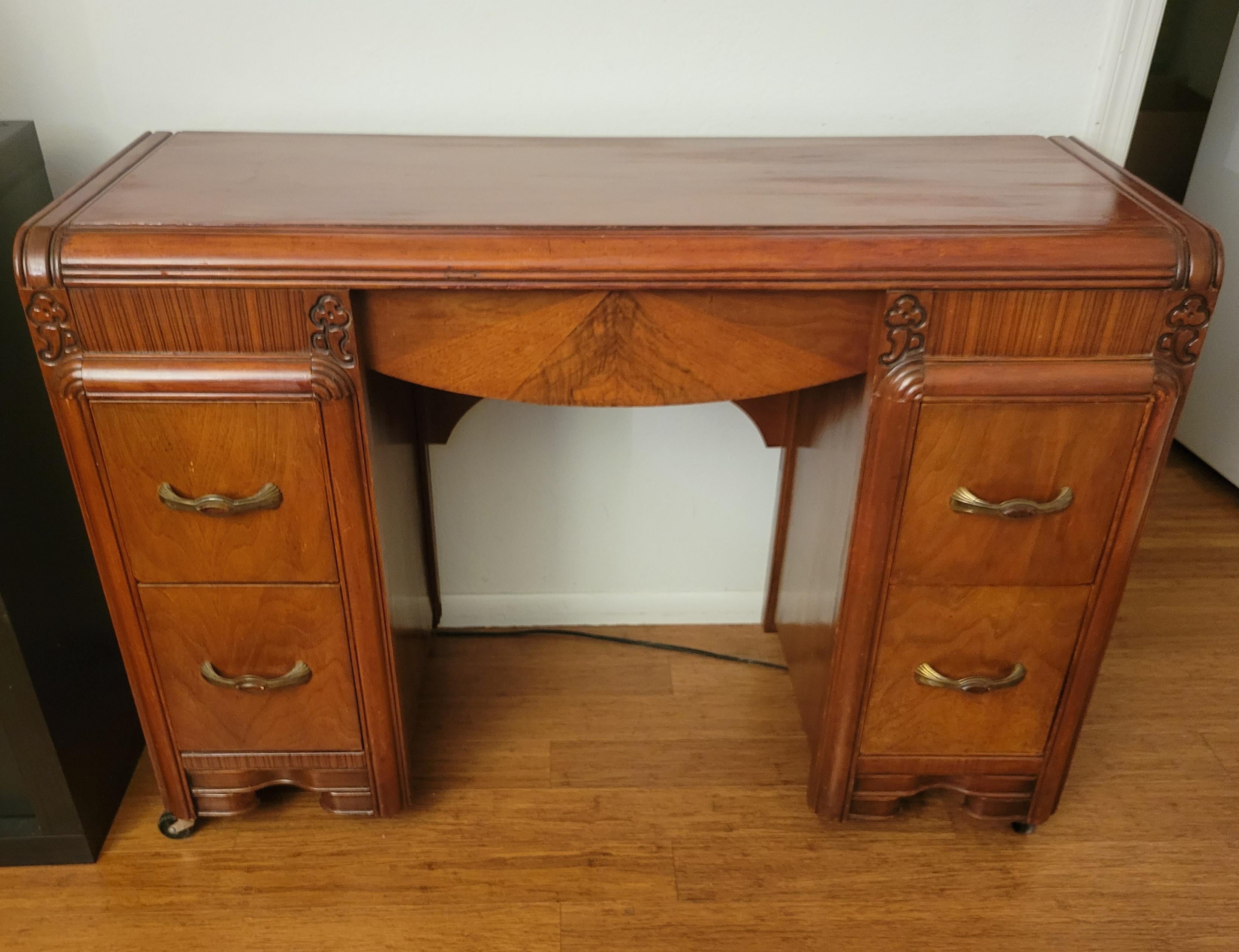 Antique Art Nouveau Vanity or Desk In Good Condition For Sale In Phoenix, AZ