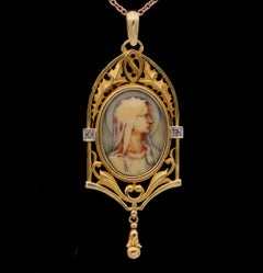 Antique Art Nouveau Virgin Mary Beautiful Cameo Pendant