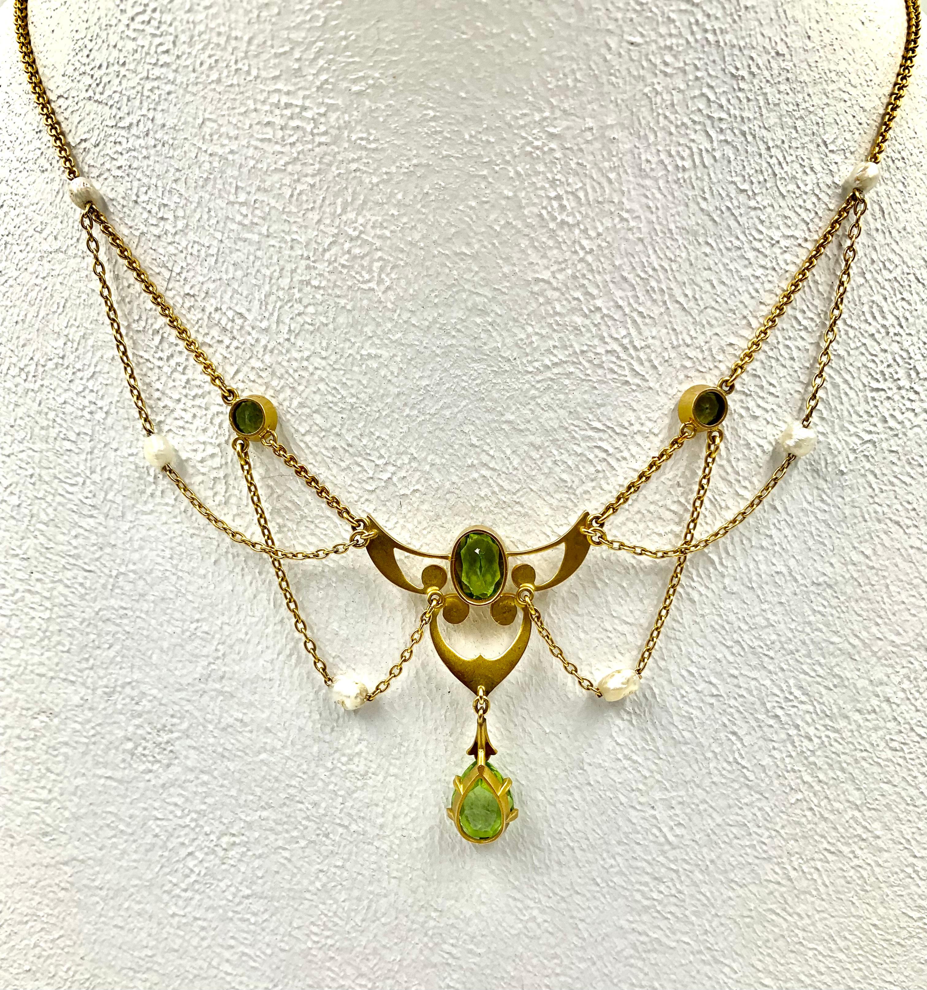 Women's Antique Art Nouveau Winged Heart Peridot Pearl 14K Gold Edwardian Necklace For Sale