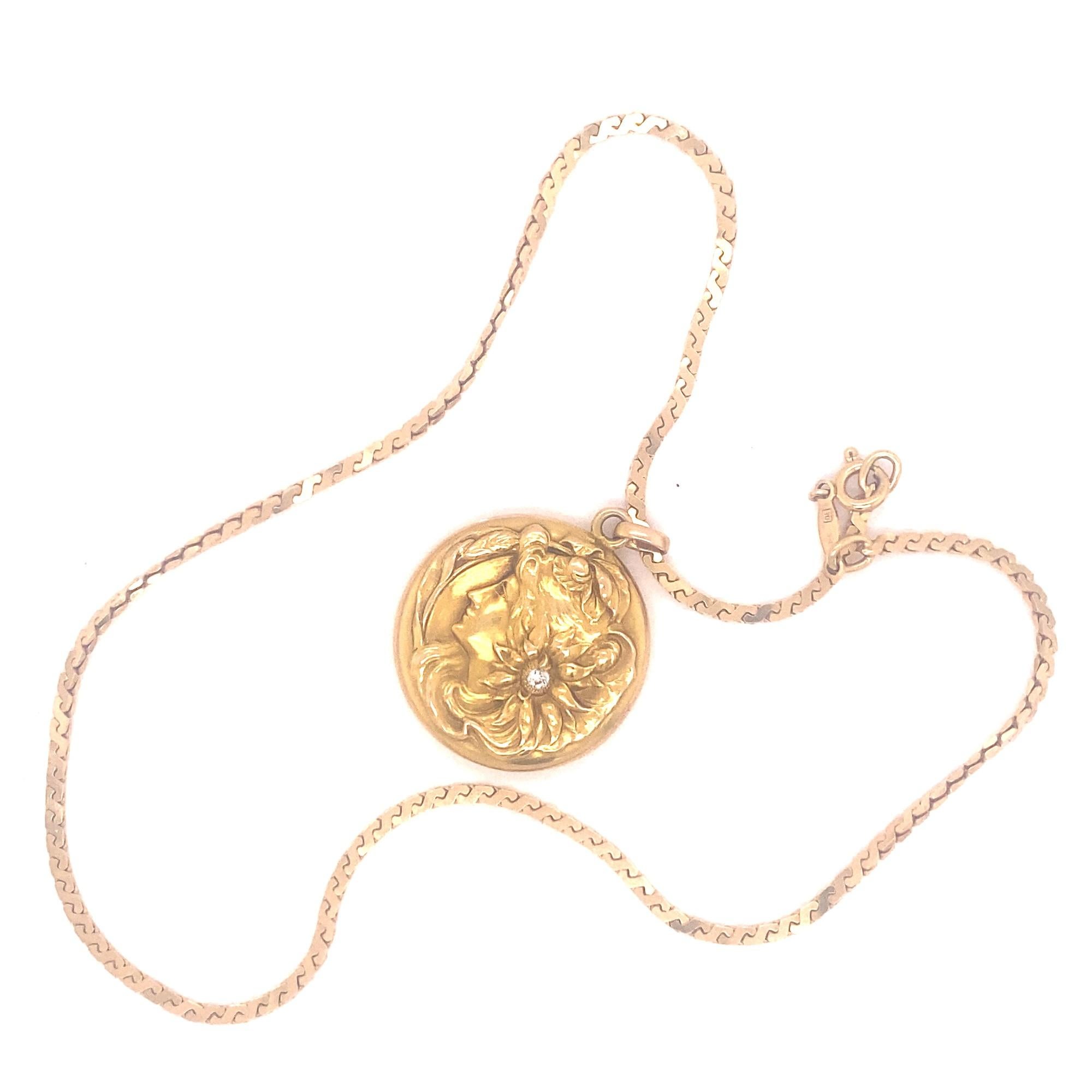 Antike antike Jugendstil-Medaillon-Halskette mit Porträt-Diamant 14K Gold für Damen oder Herren im Angebot