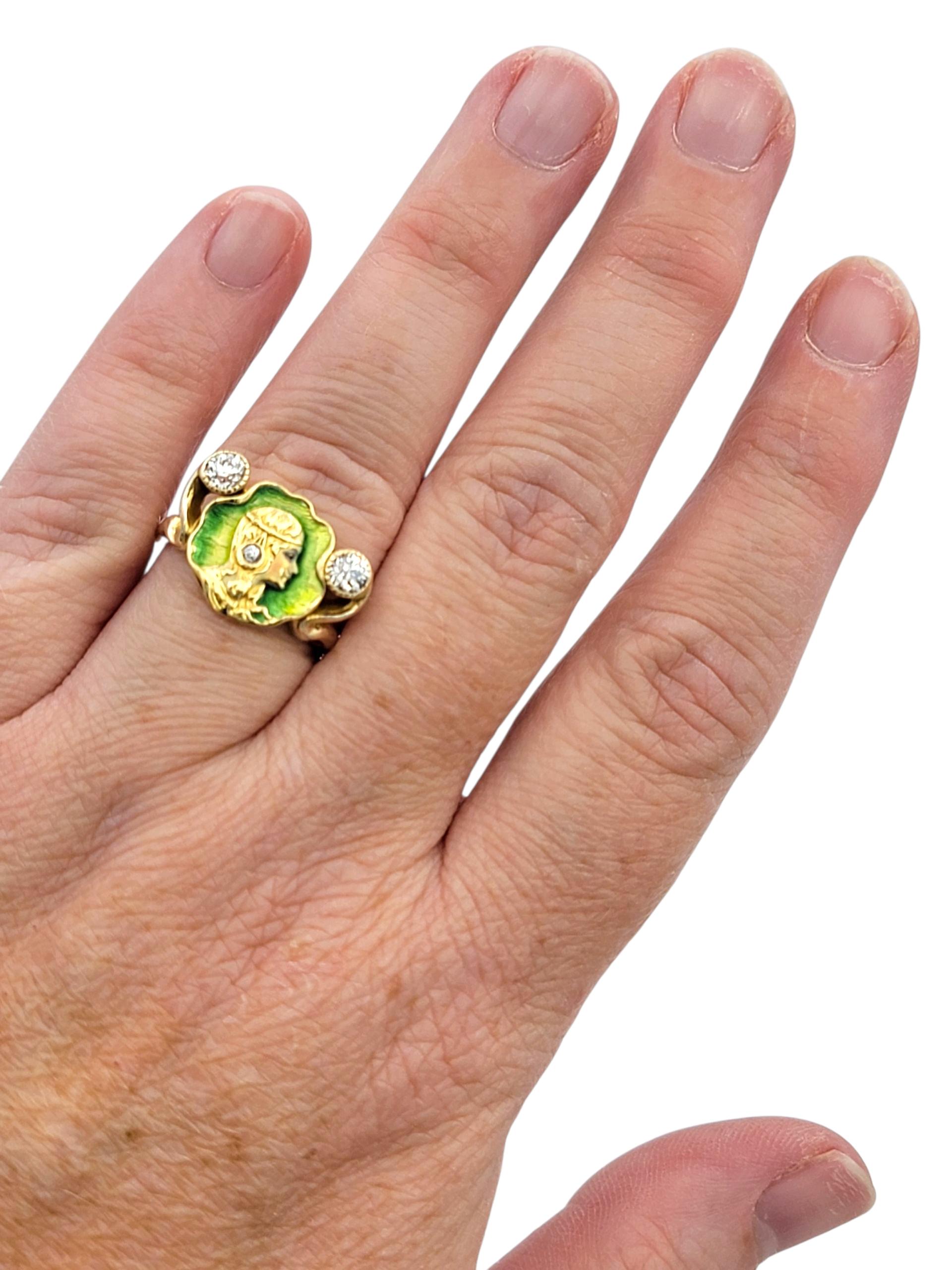 De las mujeres Antiguo Anillo Retrato Art Noveau Esmaltado con Diamantes en Oro Amarillo de 14 Kilates en venta