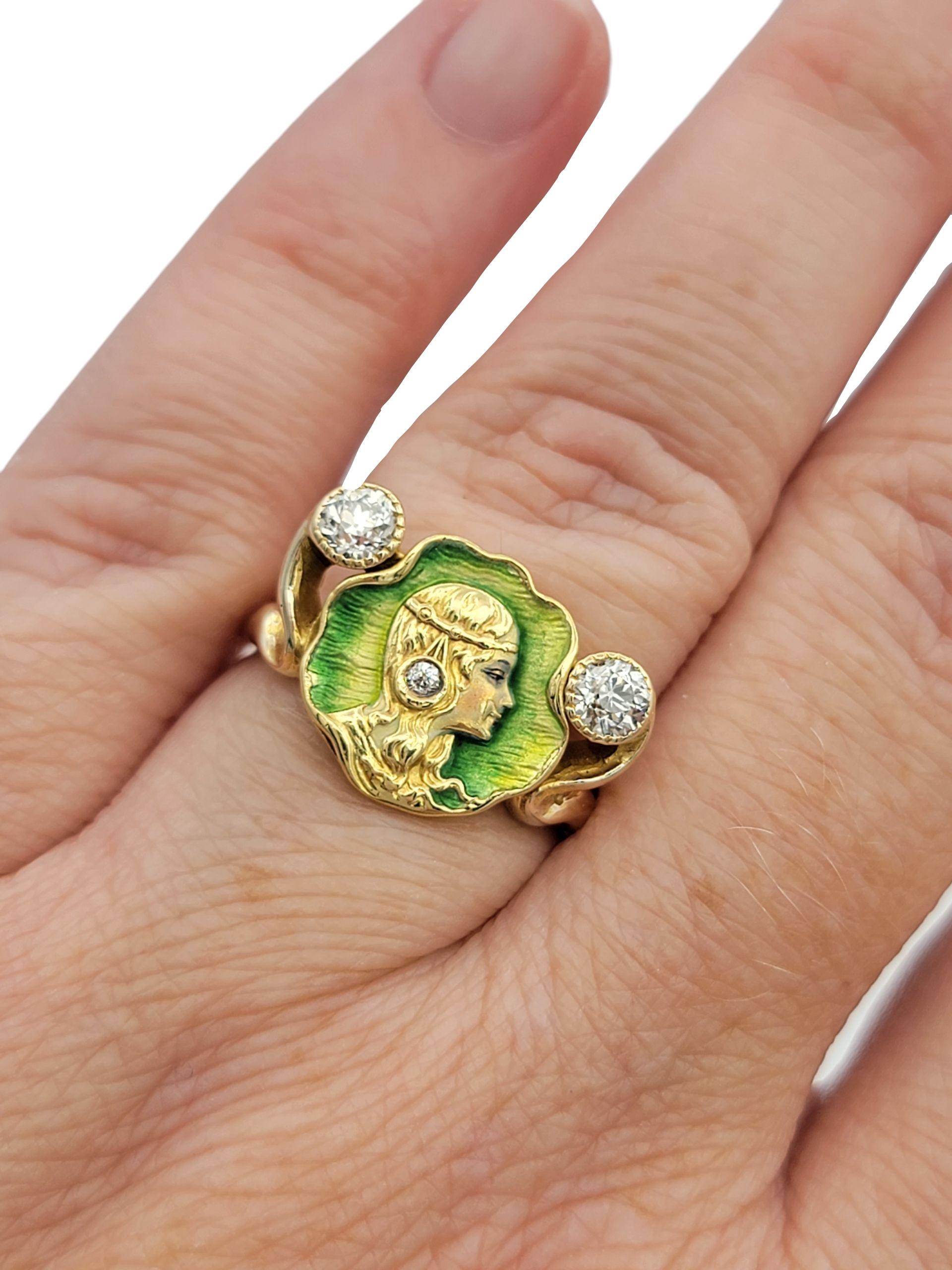 Antiguo Anillo Retrato Art Noveau Esmaltado con Diamantes en Oro Amarillo de 14 Kilates en venta 1