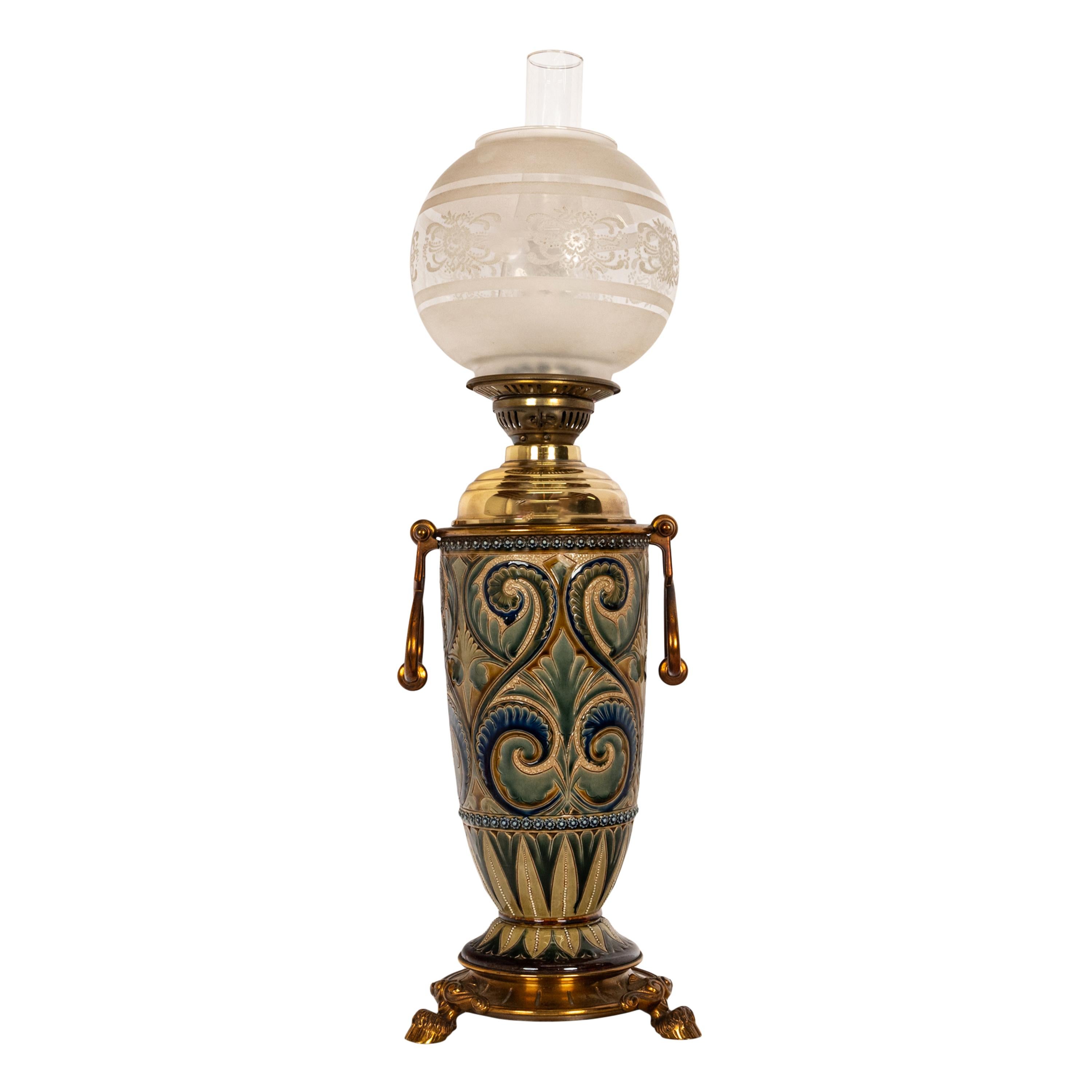 Antike Dalton Lambeth-Öllampe aus Kunstkeramik und Steingut, signiert Edith Lupton 1884 (Spätes 19. Jahrhundert) im Angebot