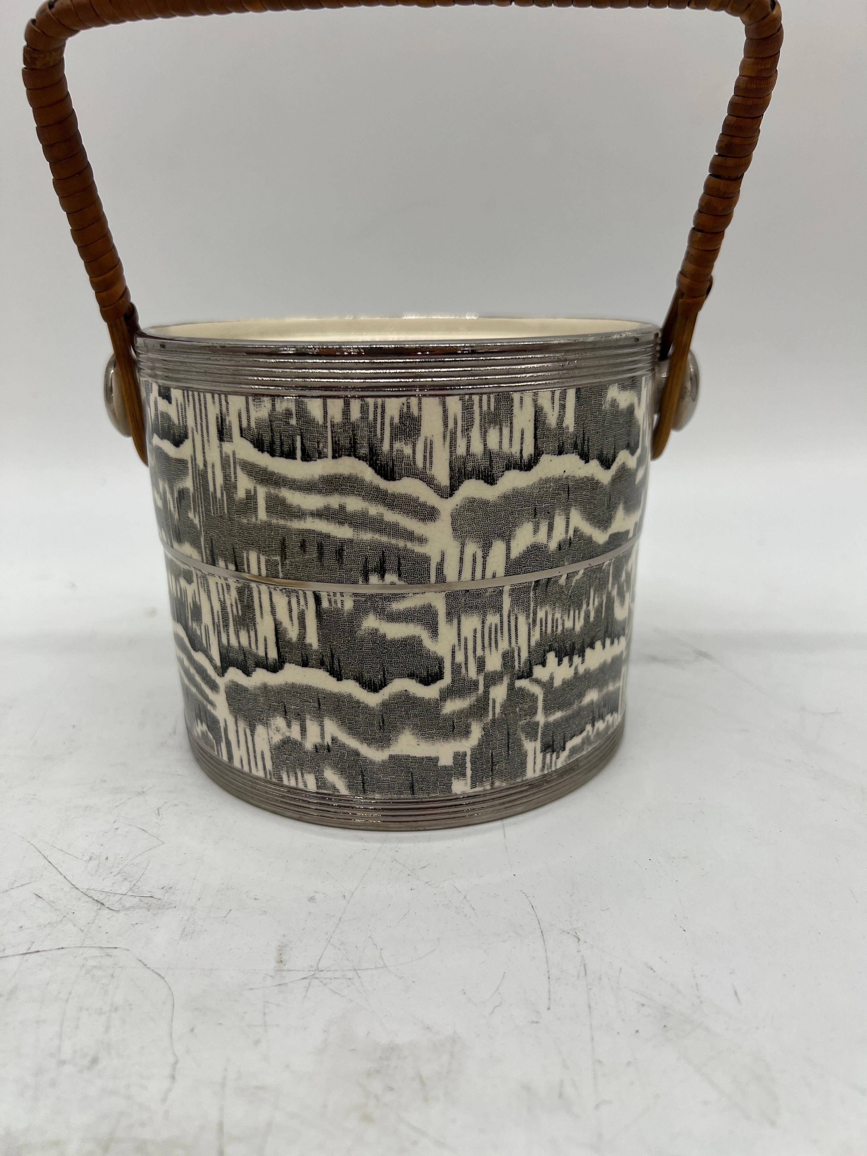 Antique Arthur Wood English Silver Shield Staffordshire Style Biscuit Barrel In Good Condition For Sale In Atlanta, GA
