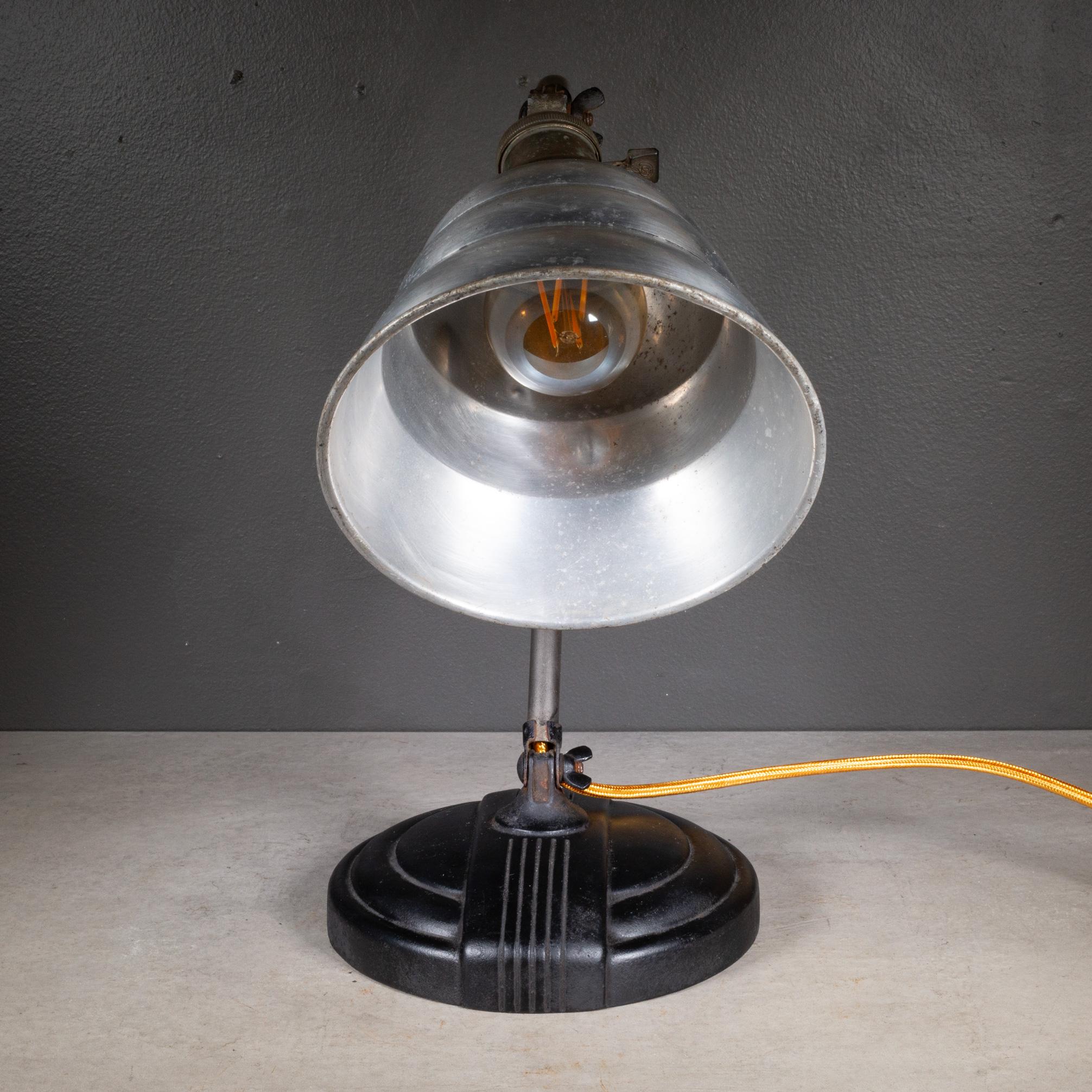 Moulage A.I.C C Ancienne lampe de table ou applique Art Deco General Electric c.1920 en vente