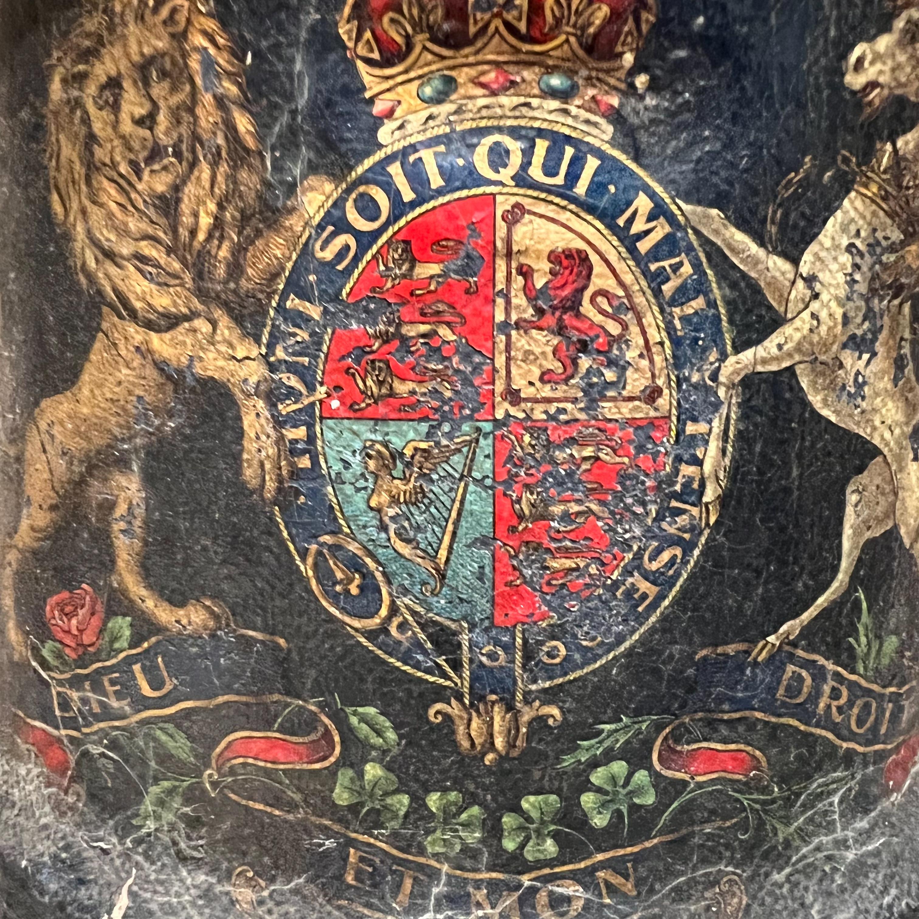 Antique Artillery Bag British Royal Coat of Arms Cork Canvas WWI Militaria In Fair Condition In Chula Vista, CA