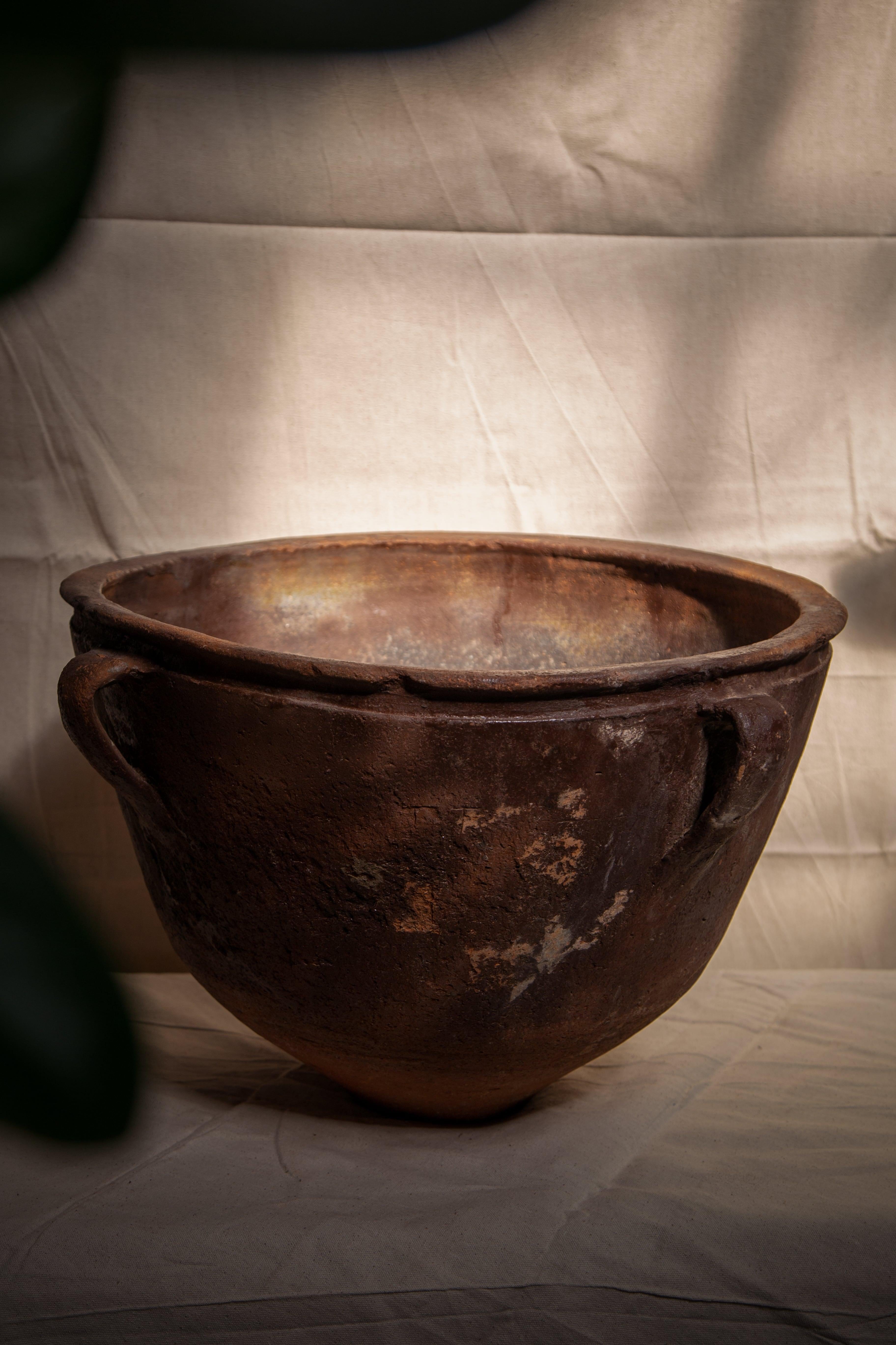 Antique Artisan Clay Vessel In Good Condition For Sale In West Hollywood, CA