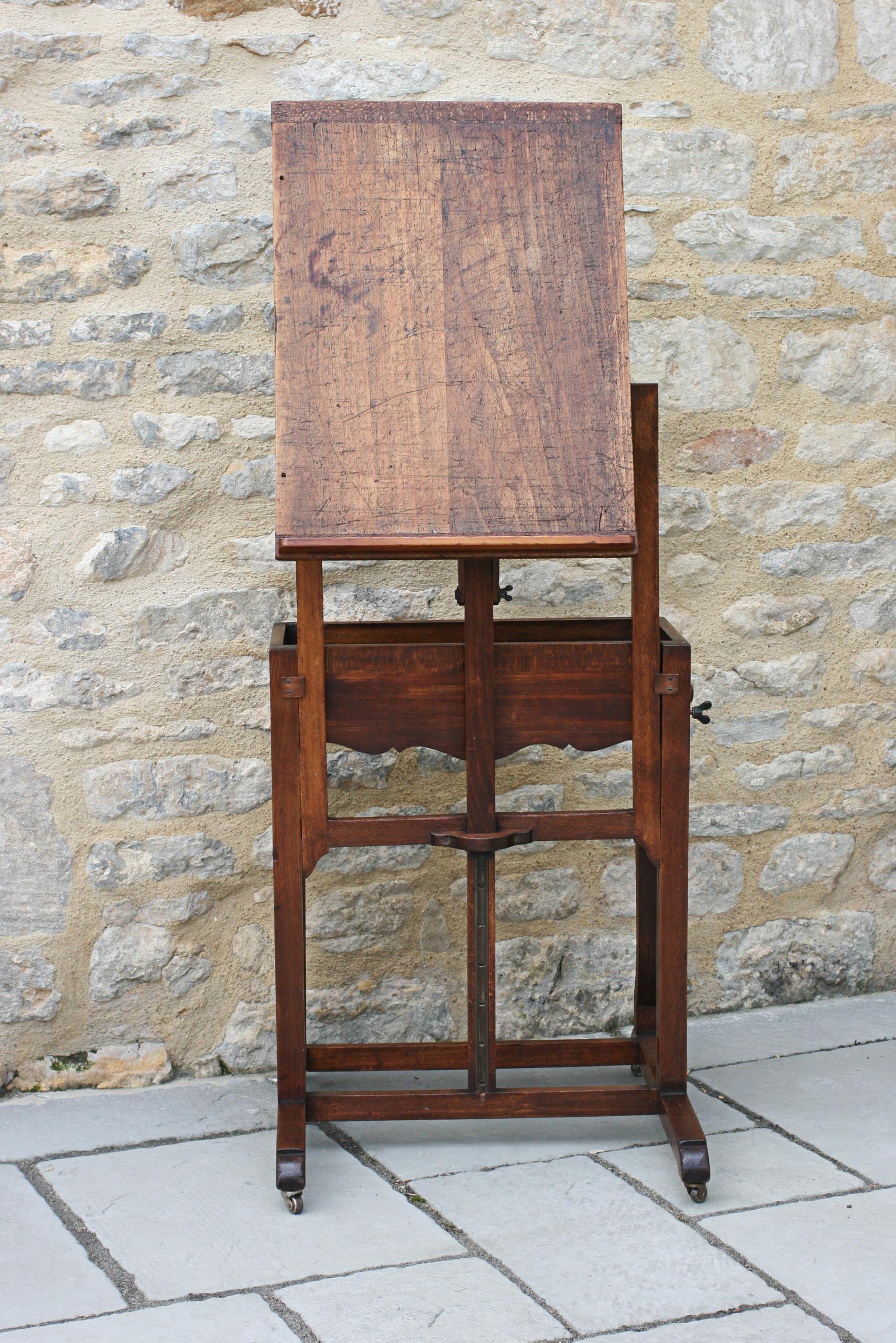 Antique Artists Easel and Table In Good Condition In Oxfordshire, GB