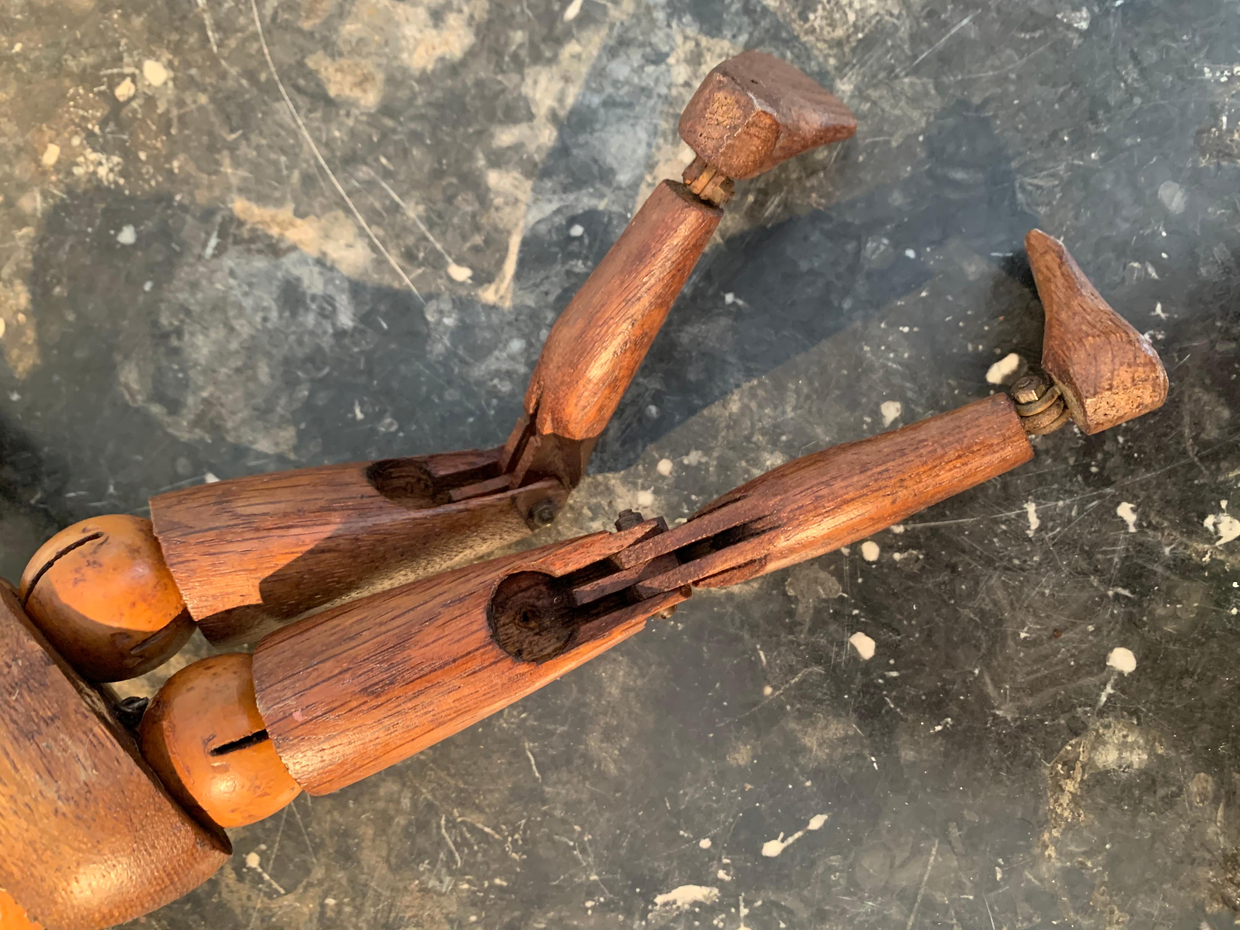 Antike französische Künstlerpuppe geschnitztes Holz Sapin (Belle Époque)