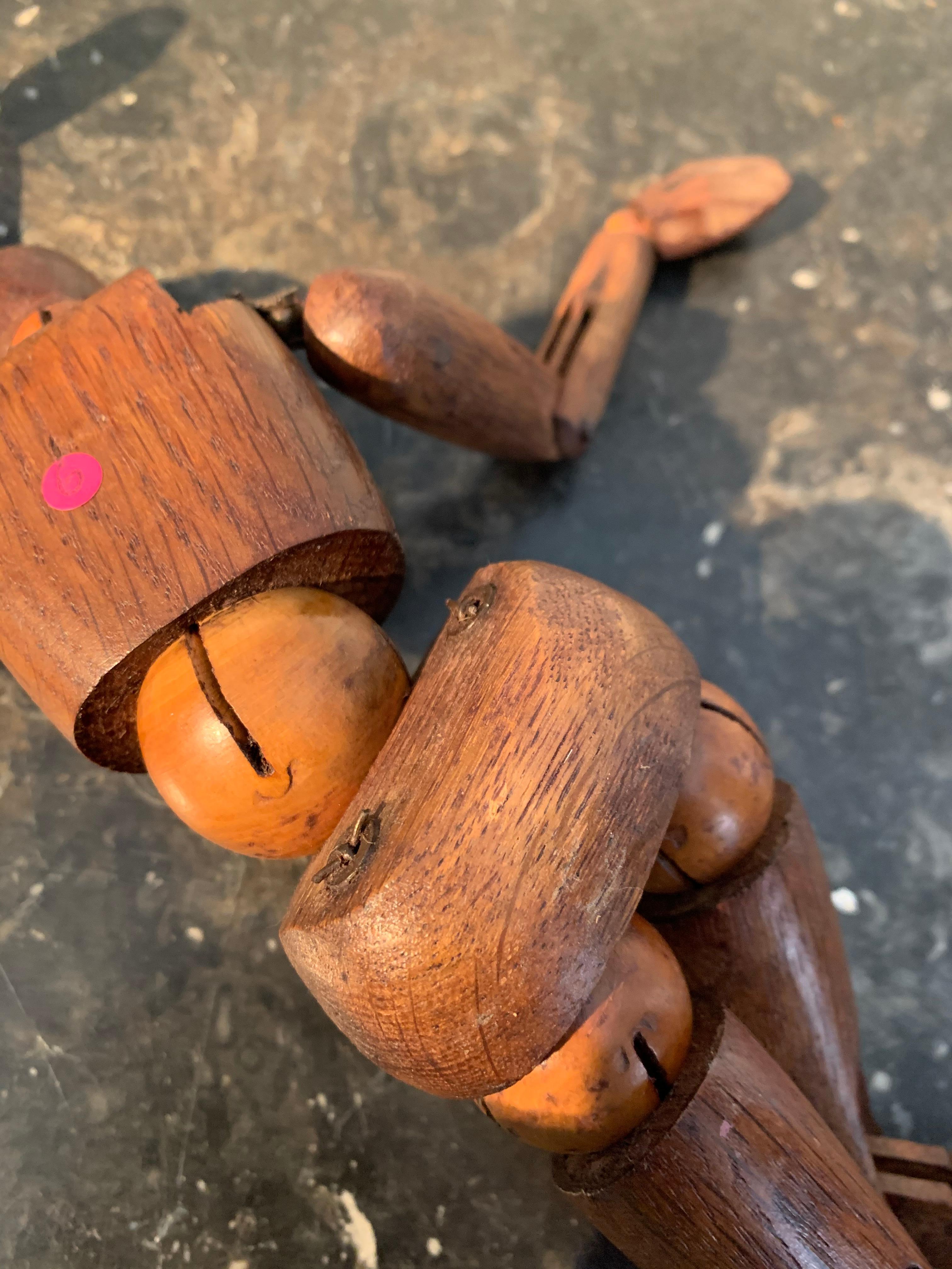 Antike französische Künstlerpuppe geschnitztes Holz Sapin (Geschnitzt)