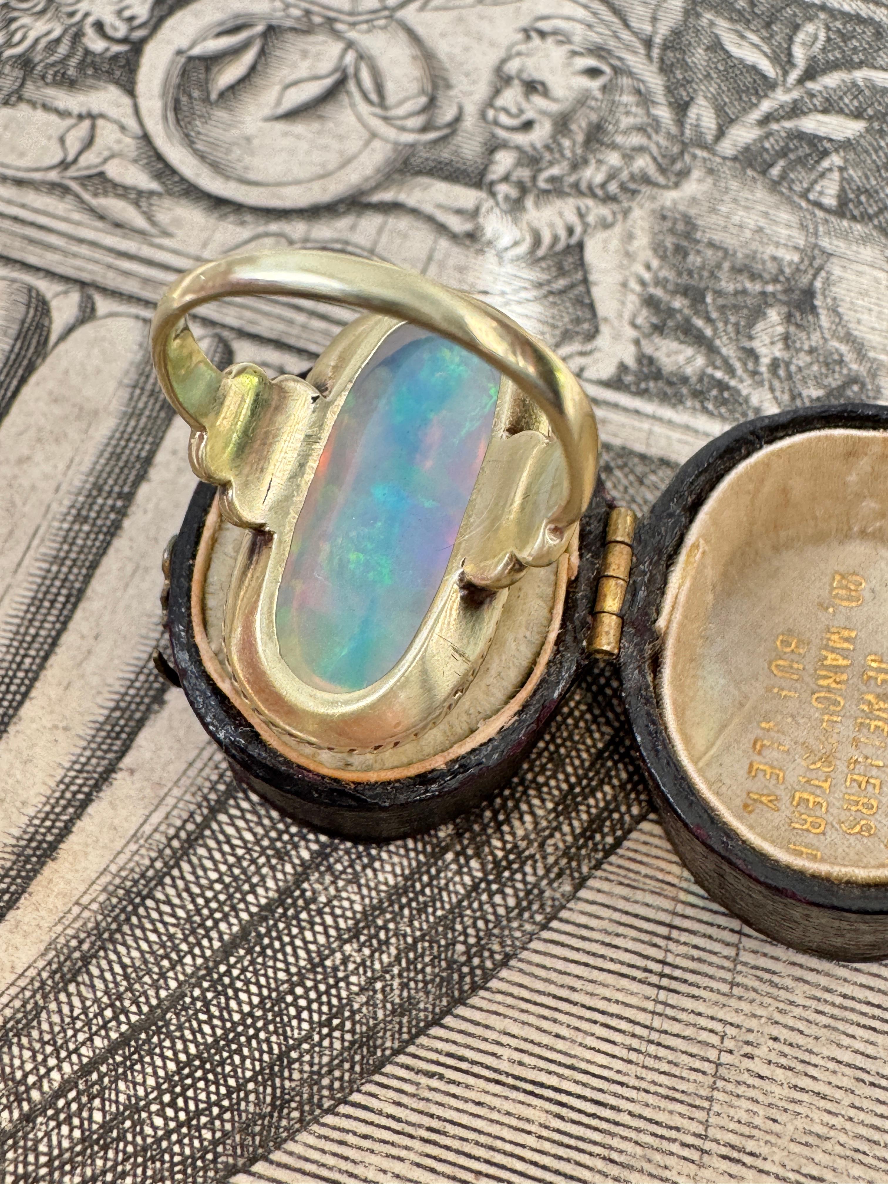 Anello Opale 14k Arte Antiques - 9,6 carati In condizioni buone in vendita a Hummelstown, PA