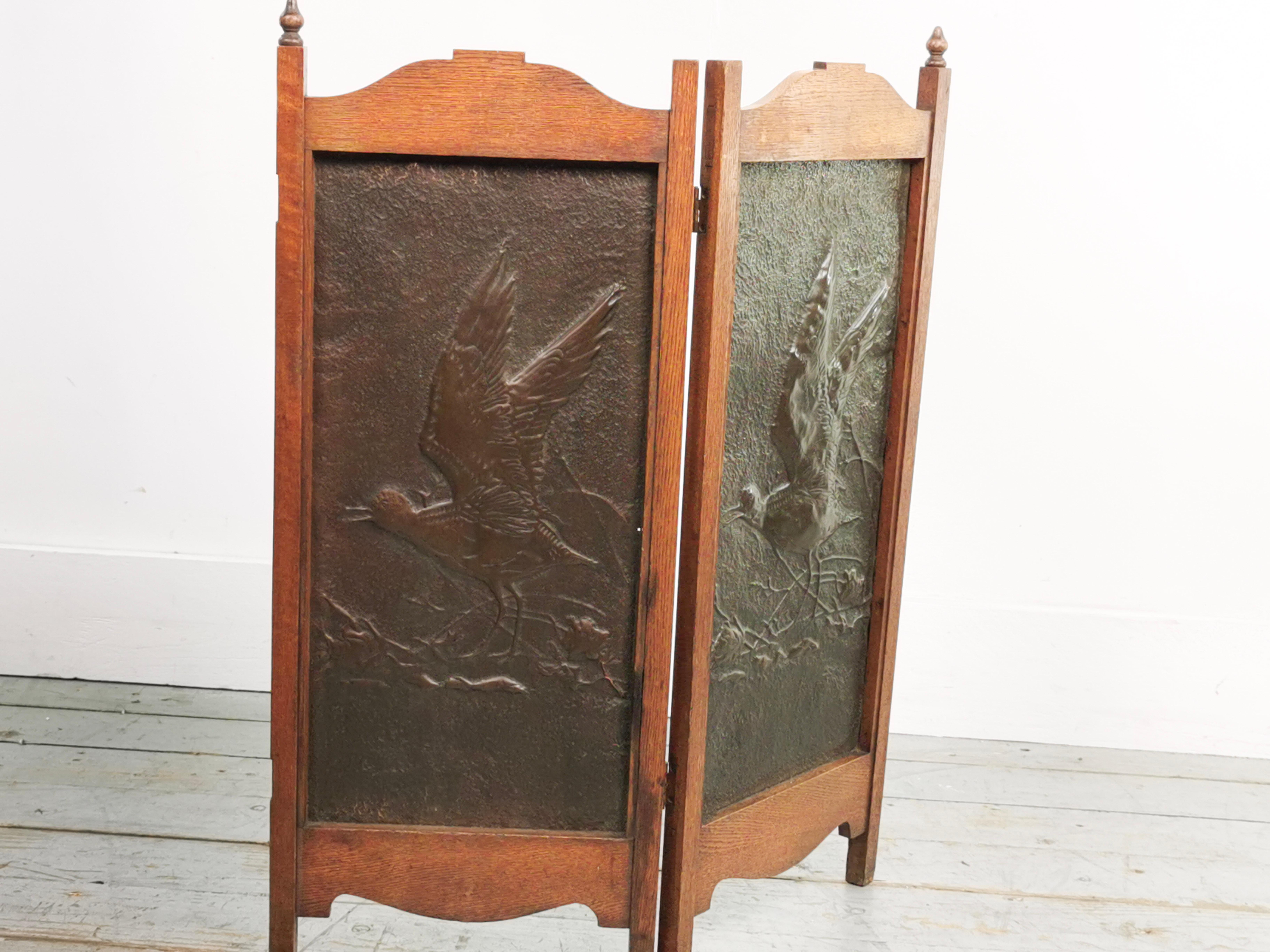 20th Century Antique Arts & Crafts Brass and Oak Fire Screen For Sale