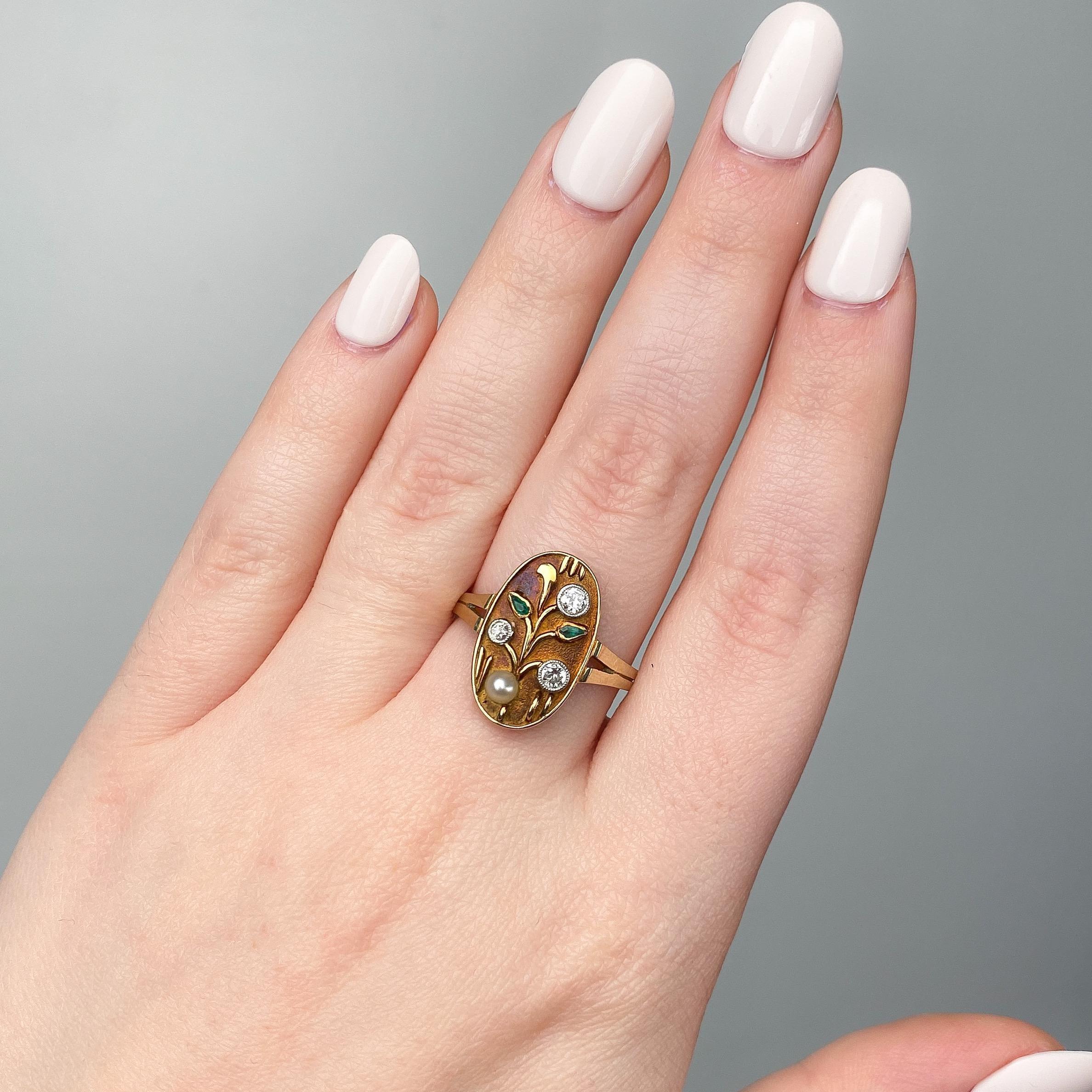 Bague fleur Arts and Crafts ancienne en or 14 carats Pour femmes en vente