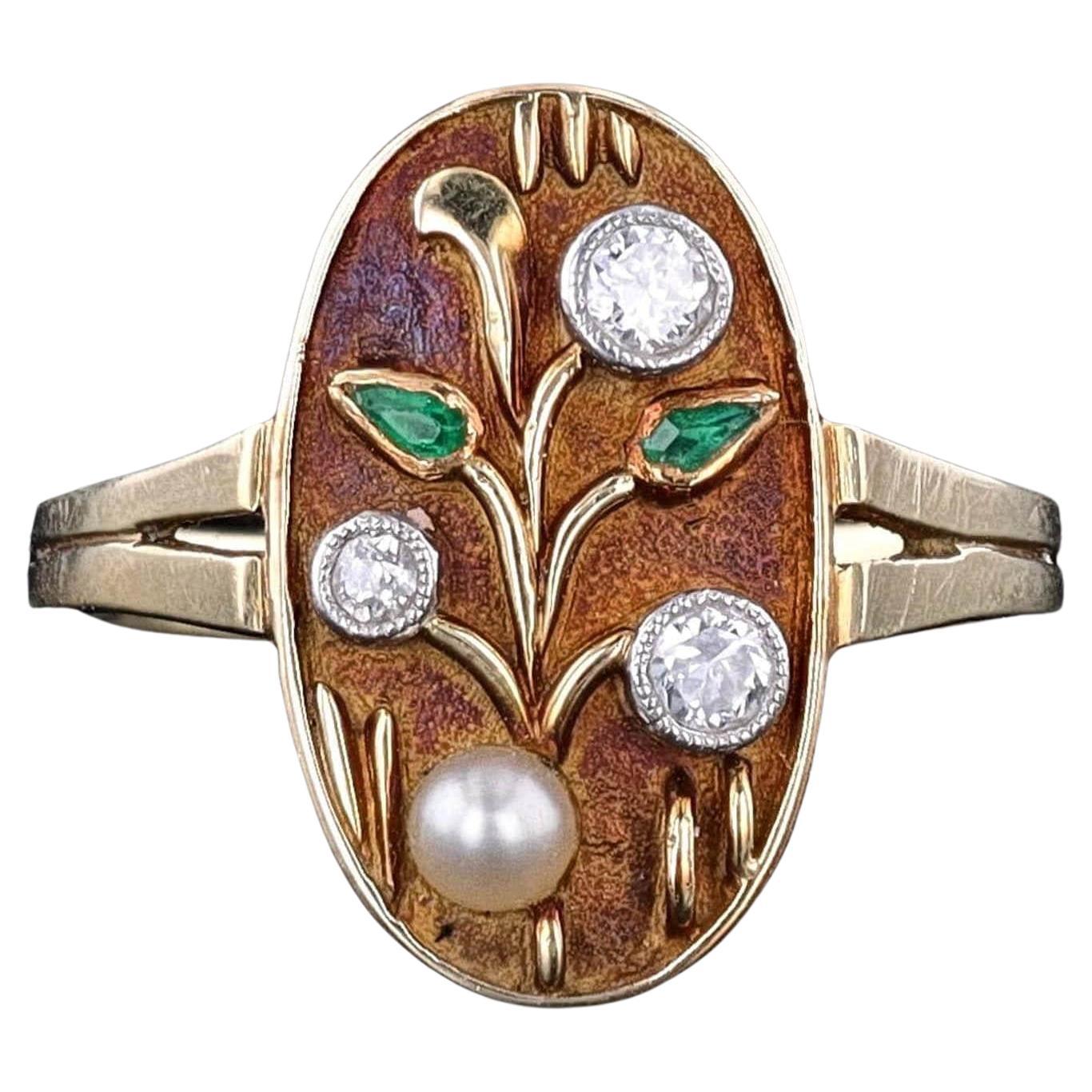 Antique Arts and Crafts Diamond Flower Ring of 14k Gold