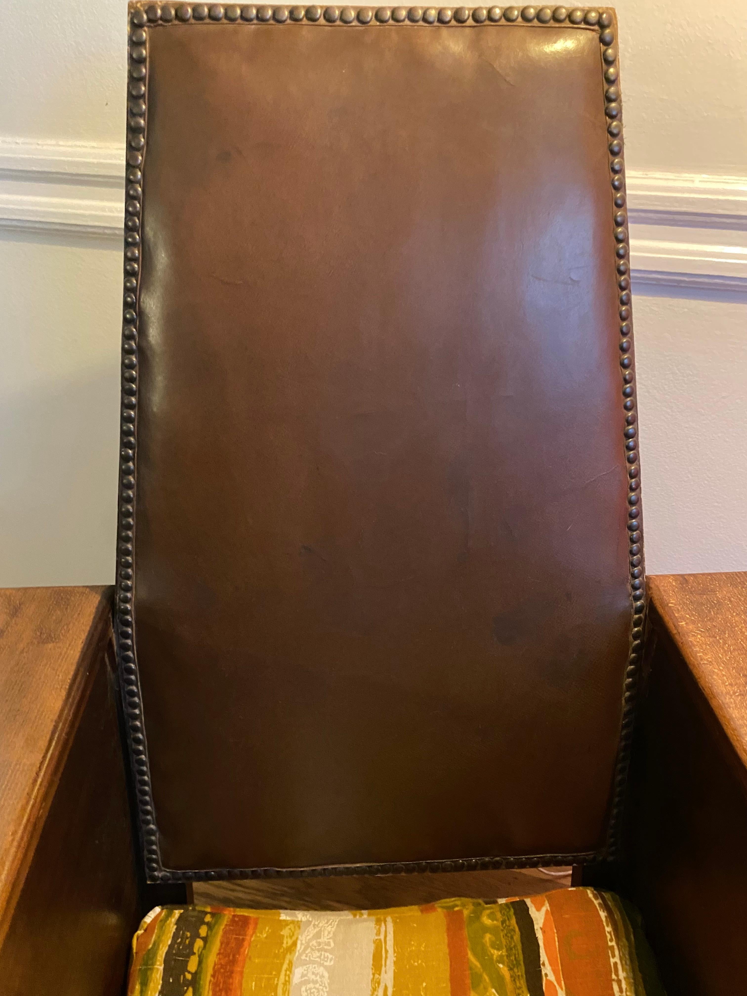 Américain Fauteuil ancien de l'époque des Arts et Métiers avec bibliothèque intégrée en vente