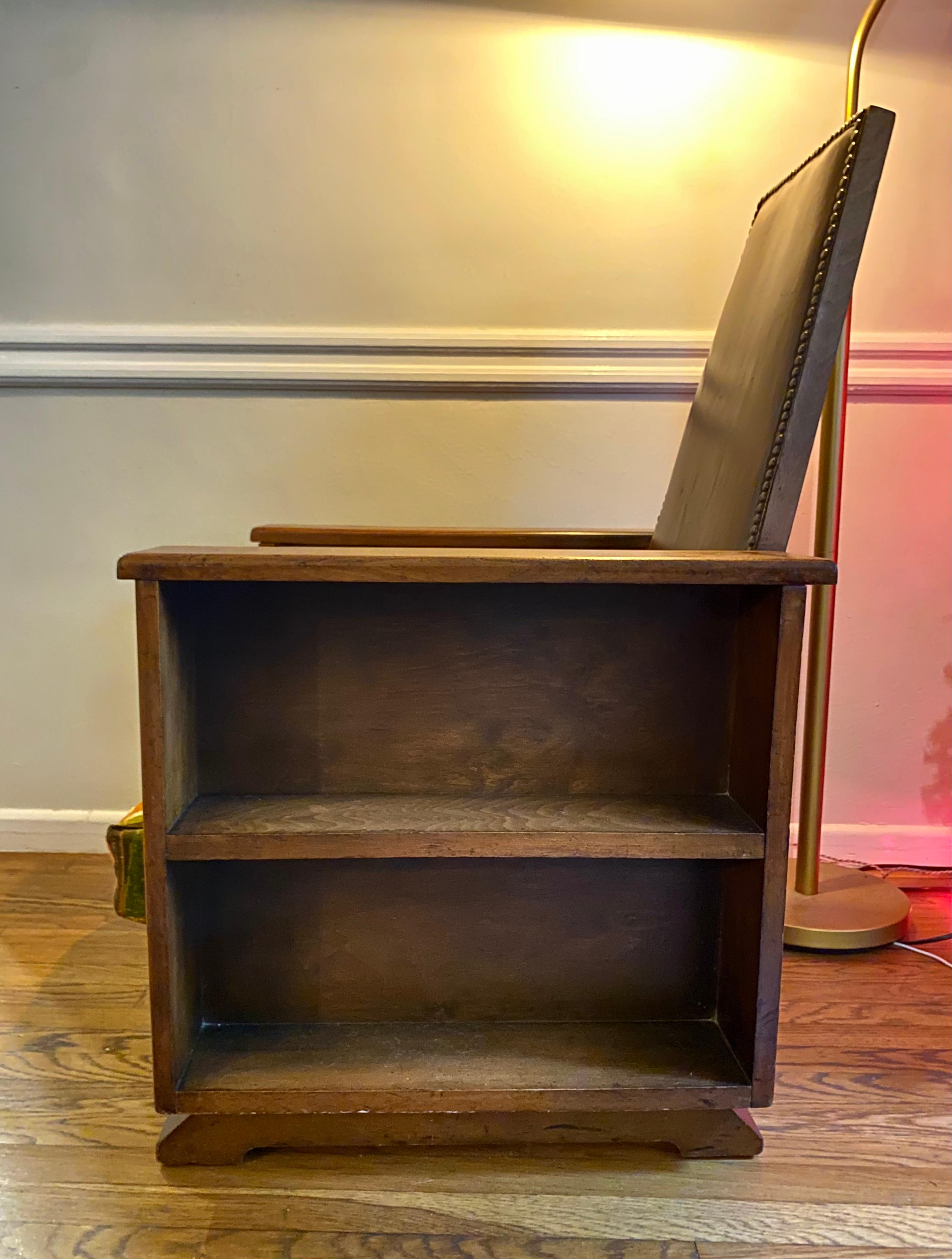 Laiton Fauteuil ancien de l'époque des Arts et Métiers avec bibliothèque intégrée en vente