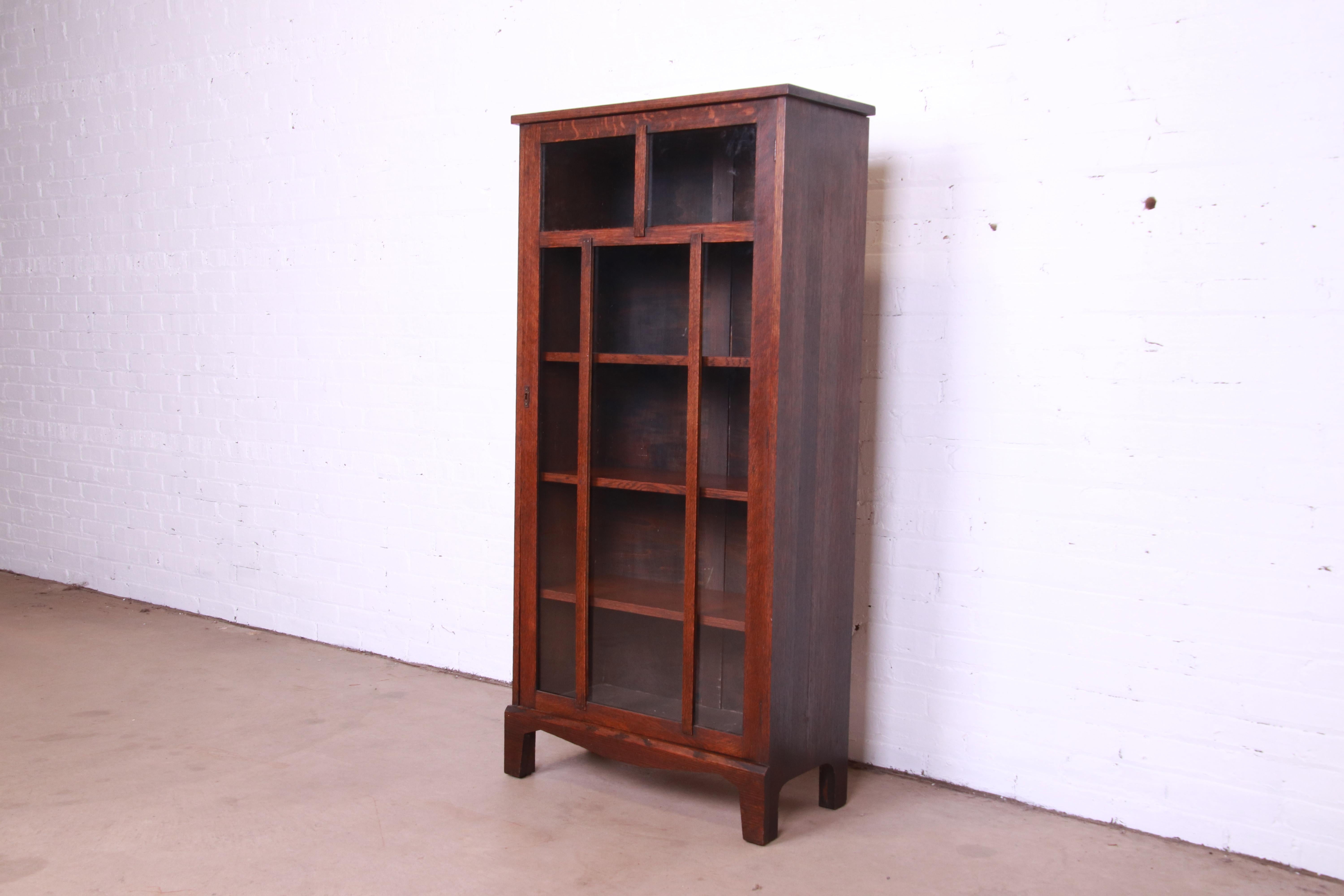 20th Century Antique Arts and Crafts Oak Bookcase Cabinet, Circa 1900