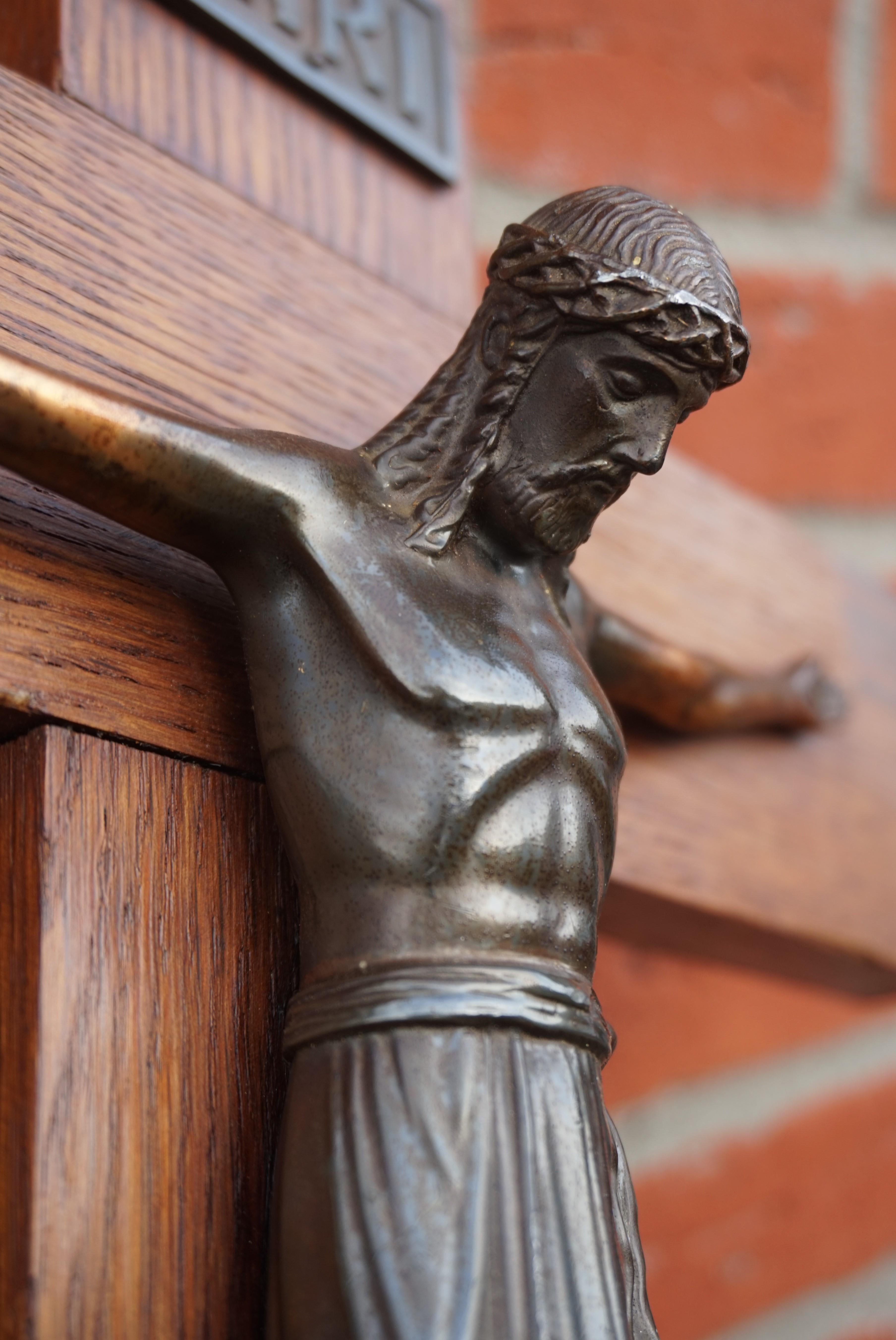 Antique Arts & Crafts Oak Cross and Bronzed Metal Corpus of Christ Crucifix In Good Condition For Sale In Lisse, NL