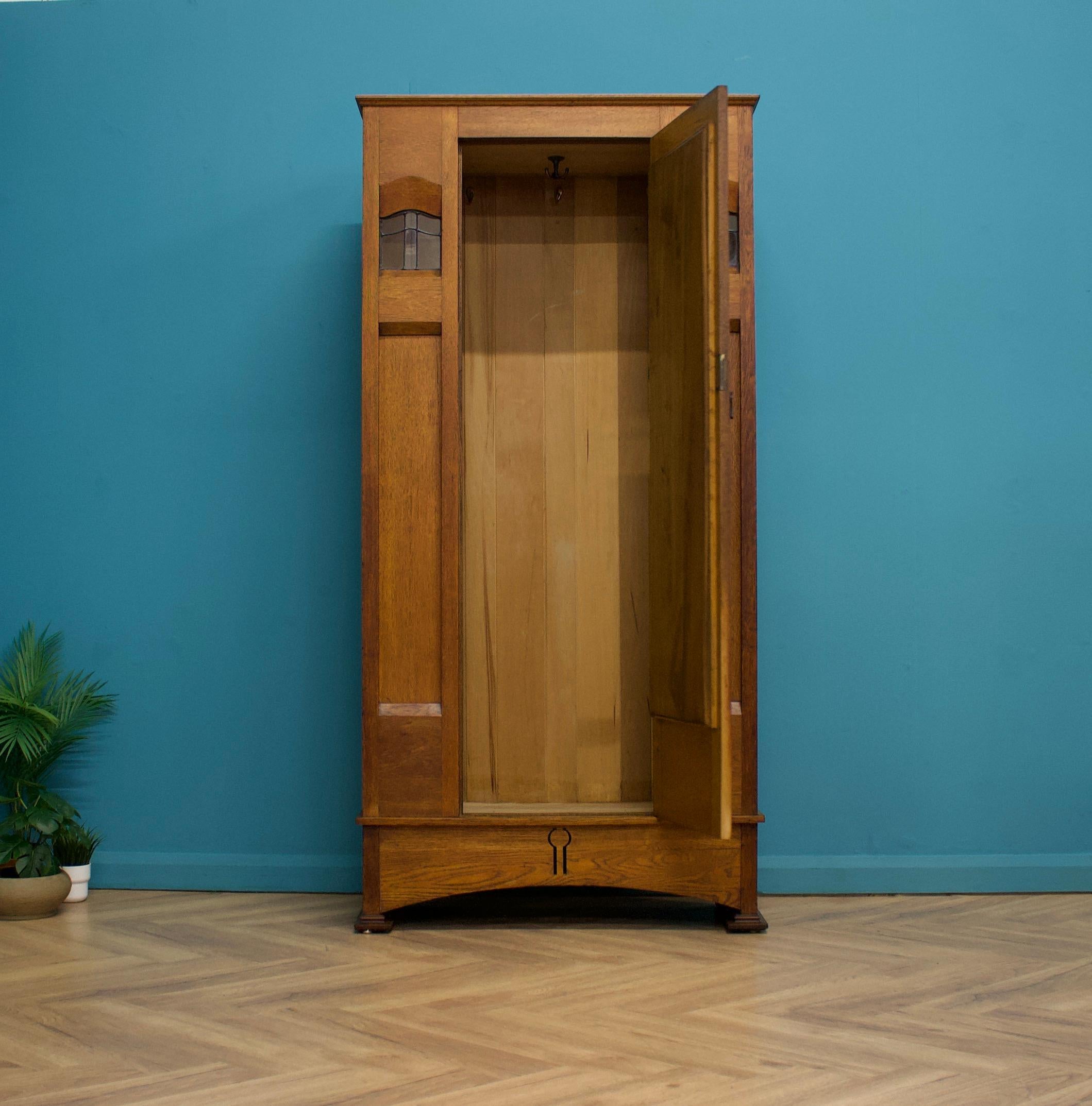 Woodwork Antique Arts and Crafts Oak Hall Robe Cupboard, 1900s