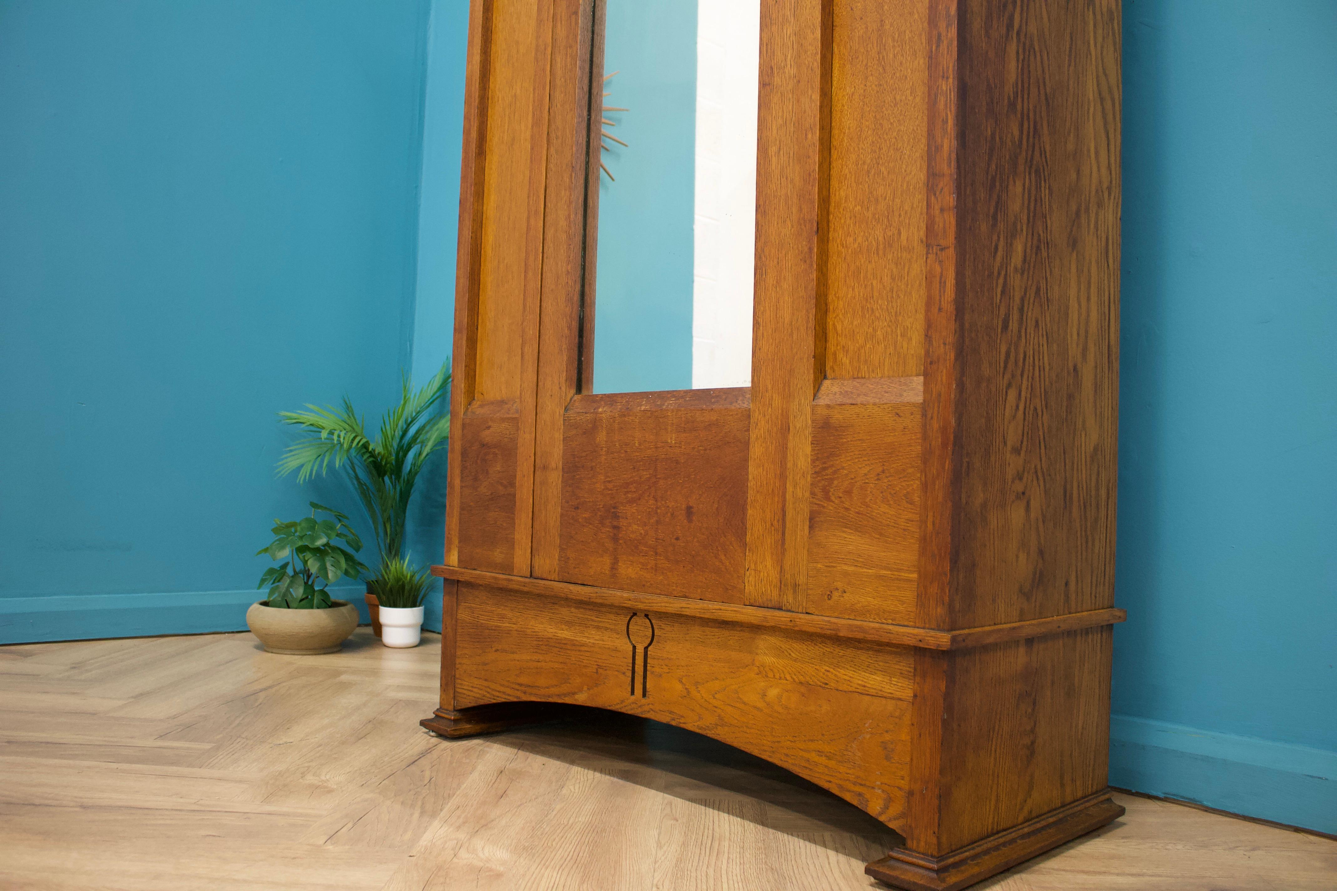20th Century Antique Arts and Crafts Oak Hall Robe Cupboard, 1900s