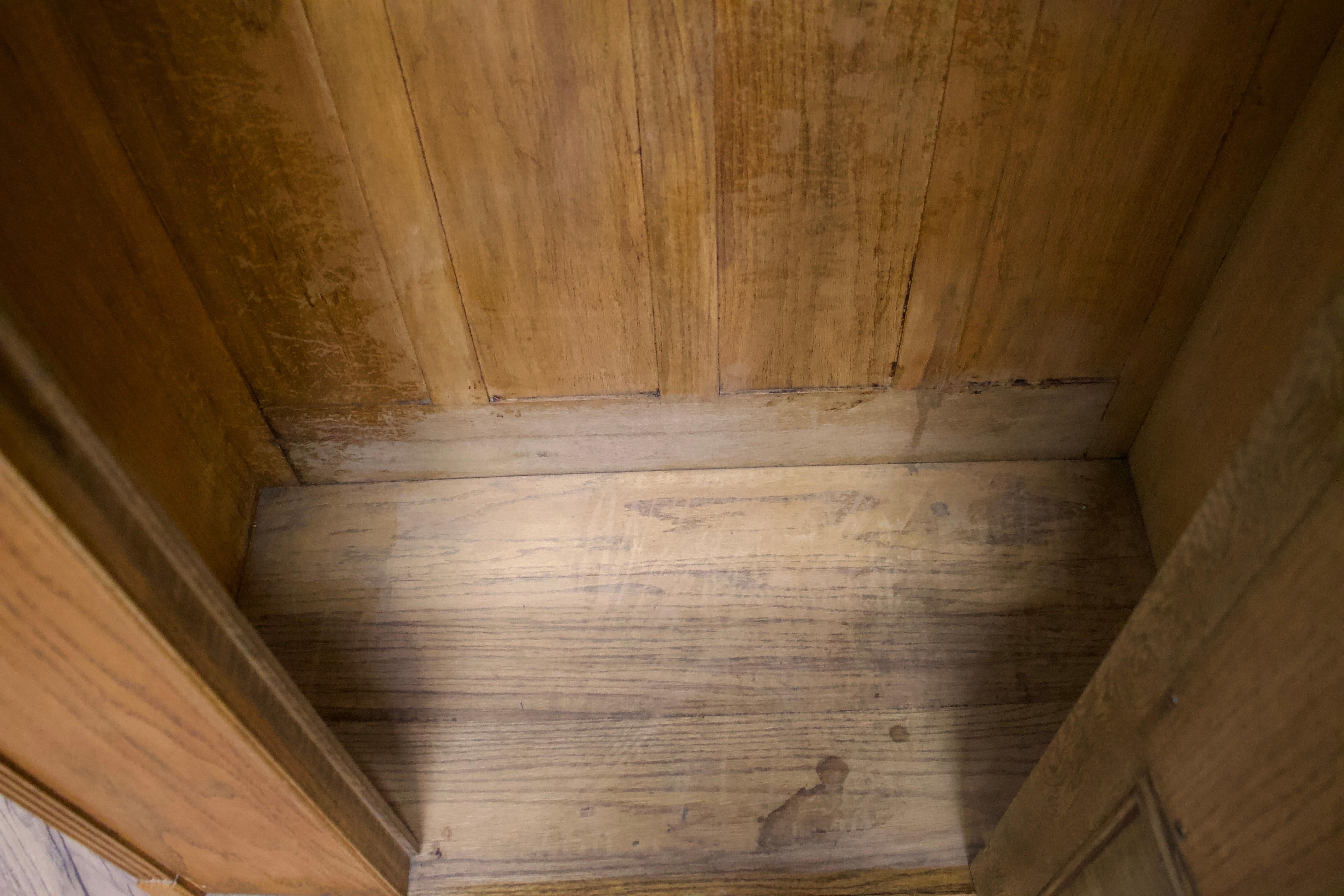Antico armadio per accappatoio in Oak A. Hall, 1900 in vendita 1