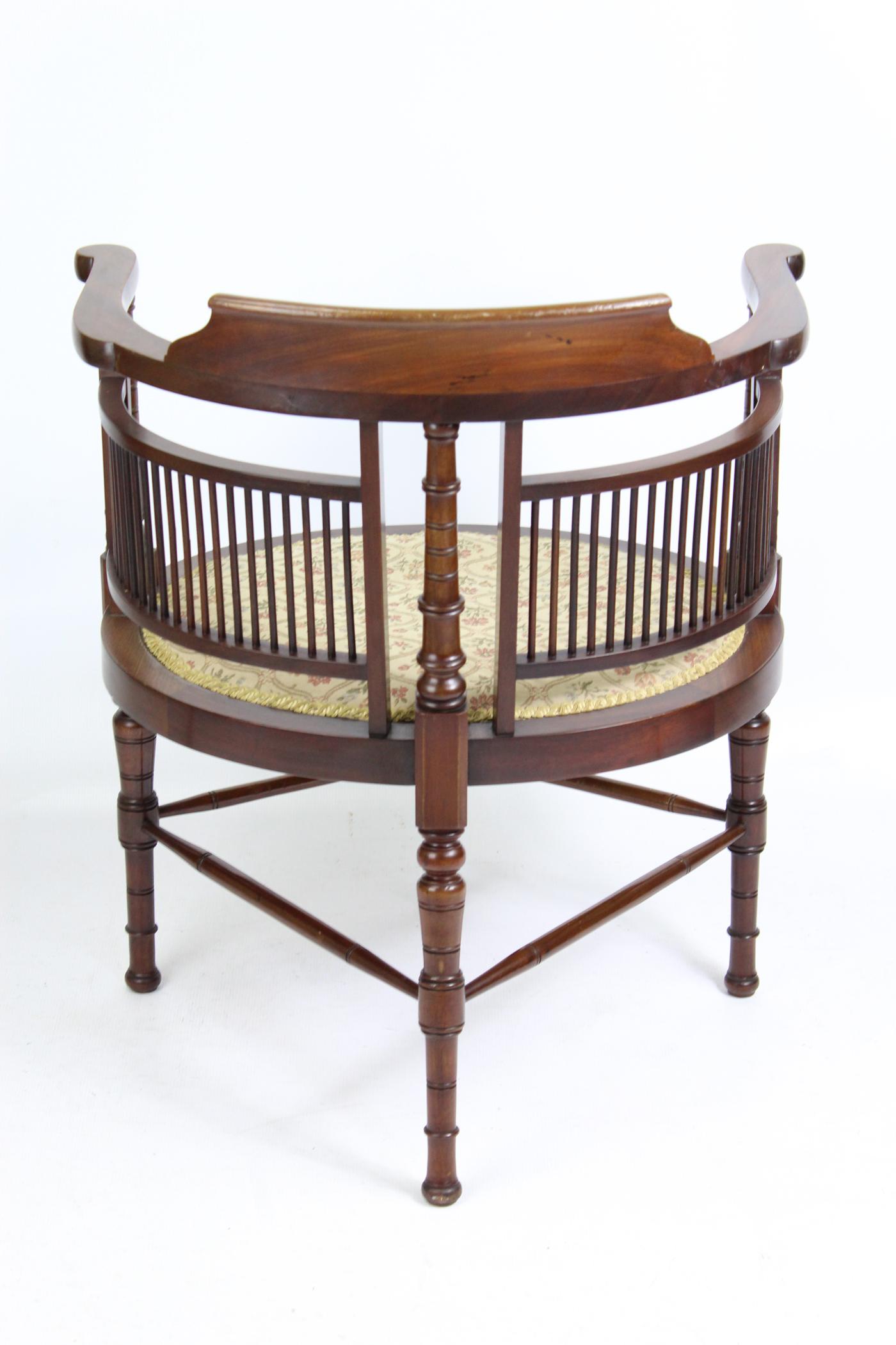 Antique Arts & Crafts Scottish School Tub Chair Made by Wylie & Lochhead In Good Condition In Leeds, West Yorkshire