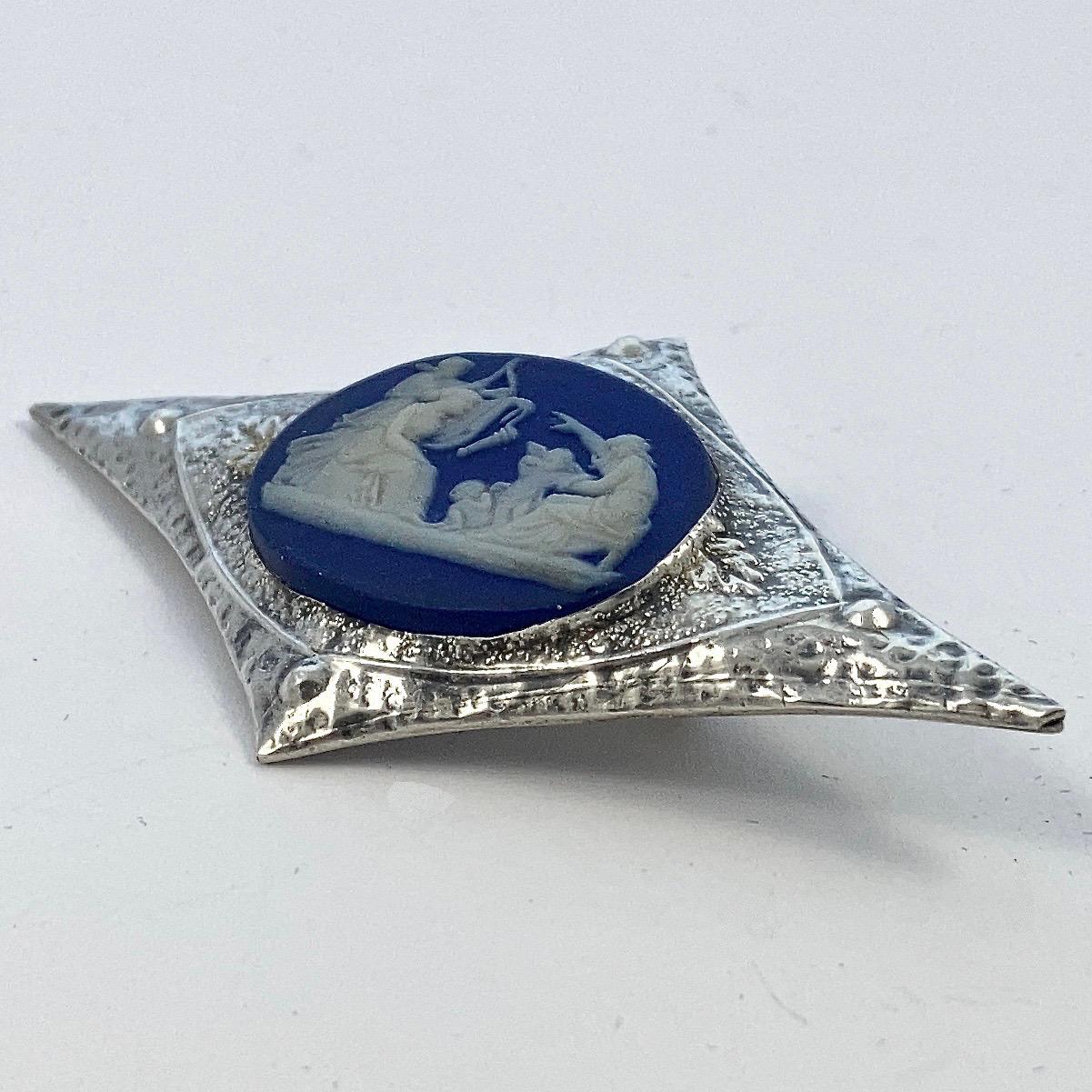 Antique Arts and Crafts Silver Front Brooch with Blue Cameo circa 1910 In Good Condition For Sale In London, GB